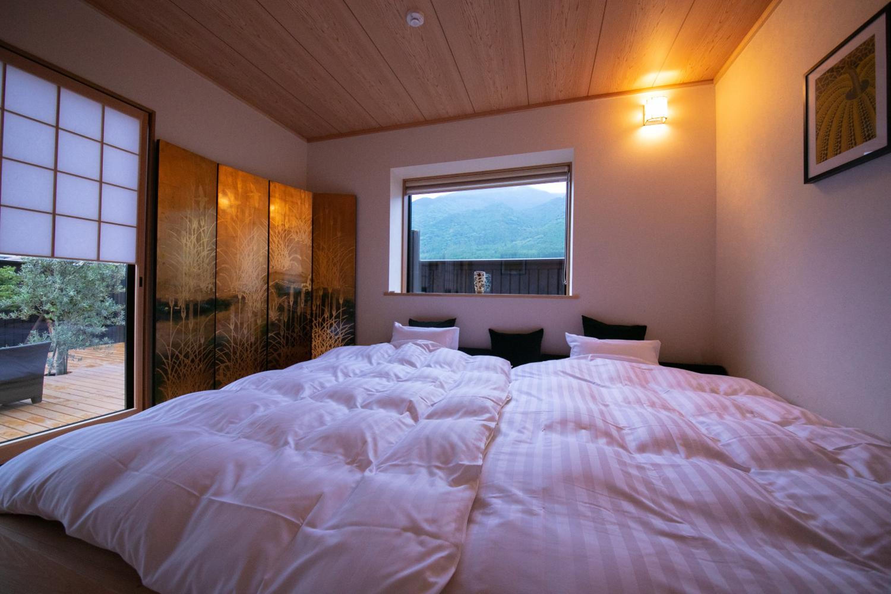 Japanese-Style Deluxe Room with Spa Bath