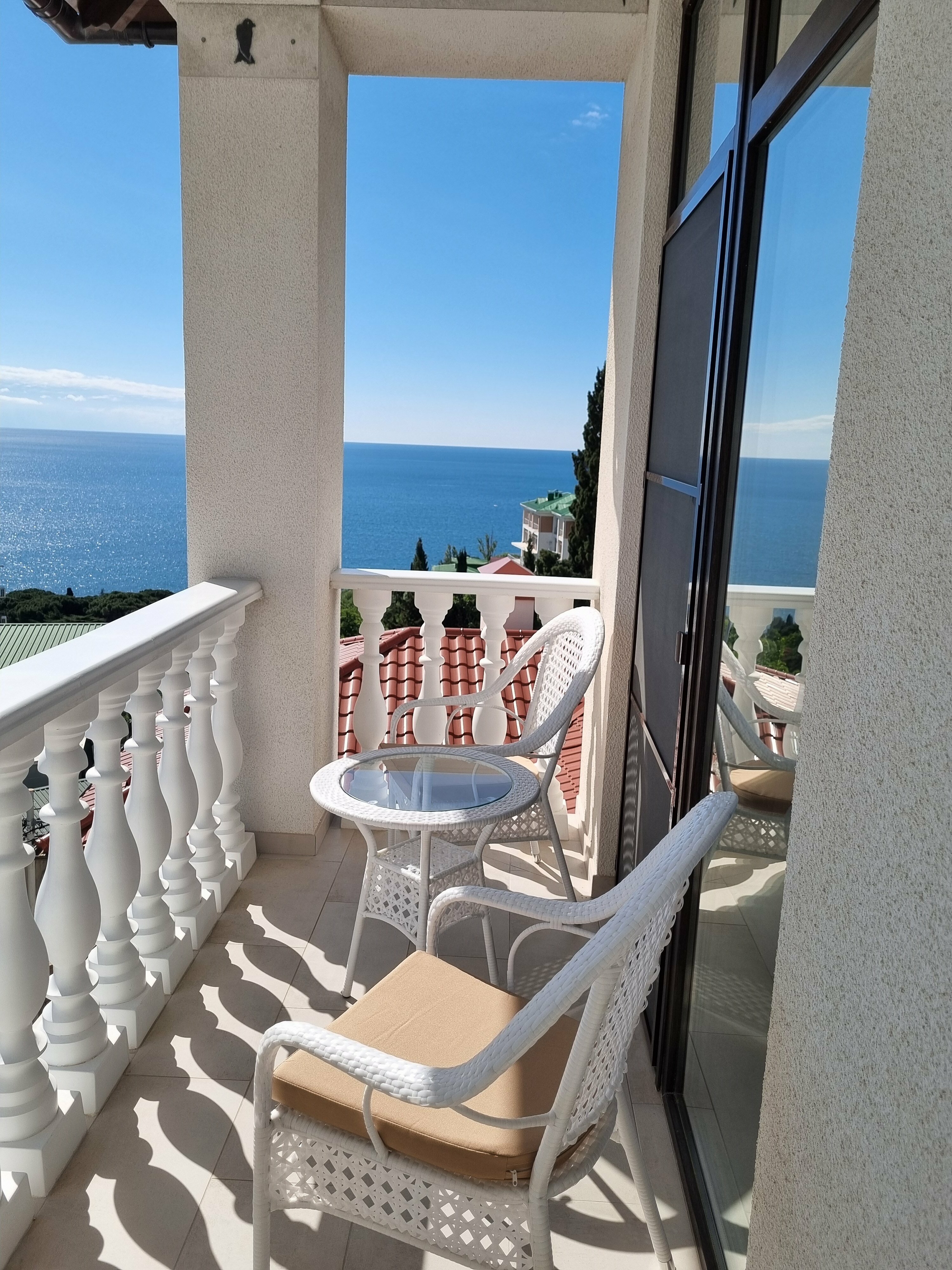 №6 трехкомнатный с кухней