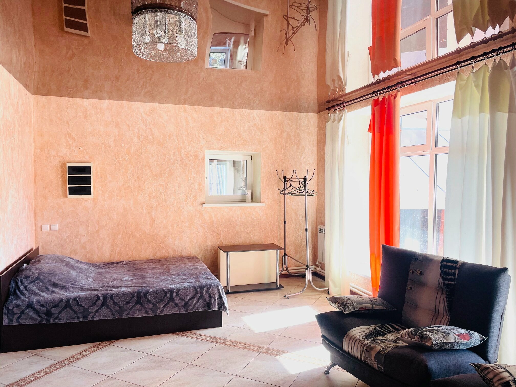 Семейный номер с видом на озеро