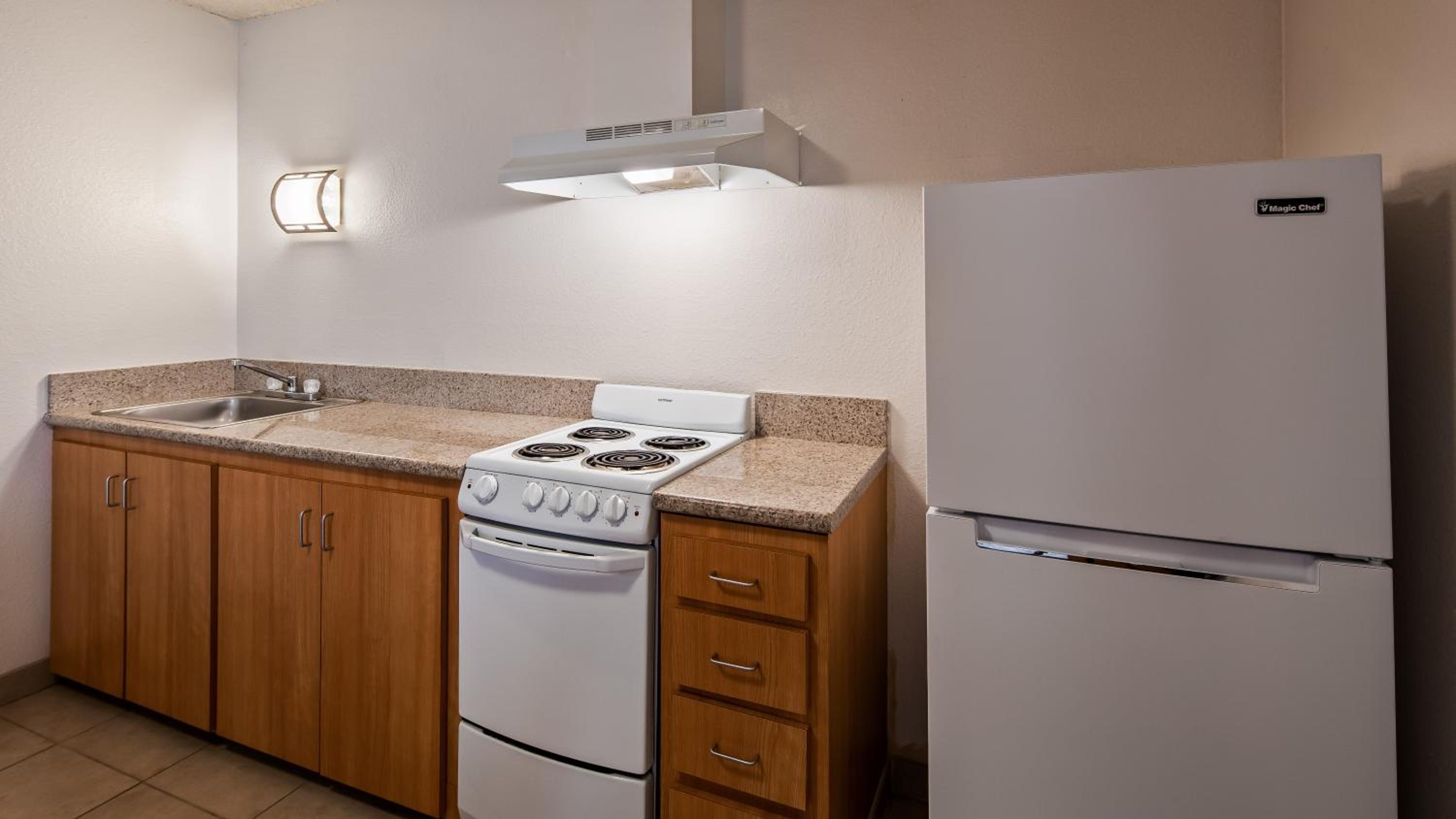 King Suite - Non-Smoking