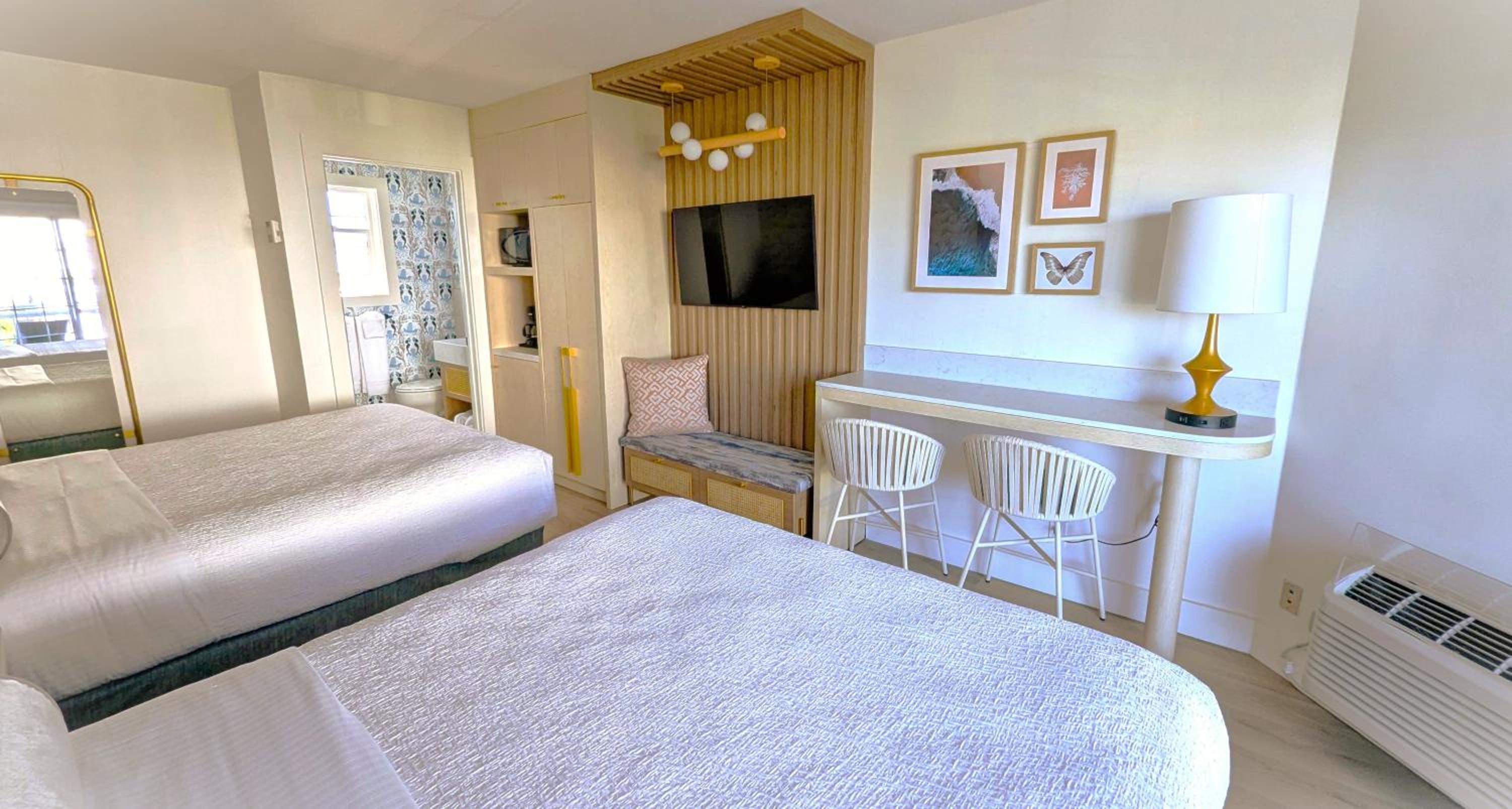 Deluxe Queen Room with Two Queen Beds
