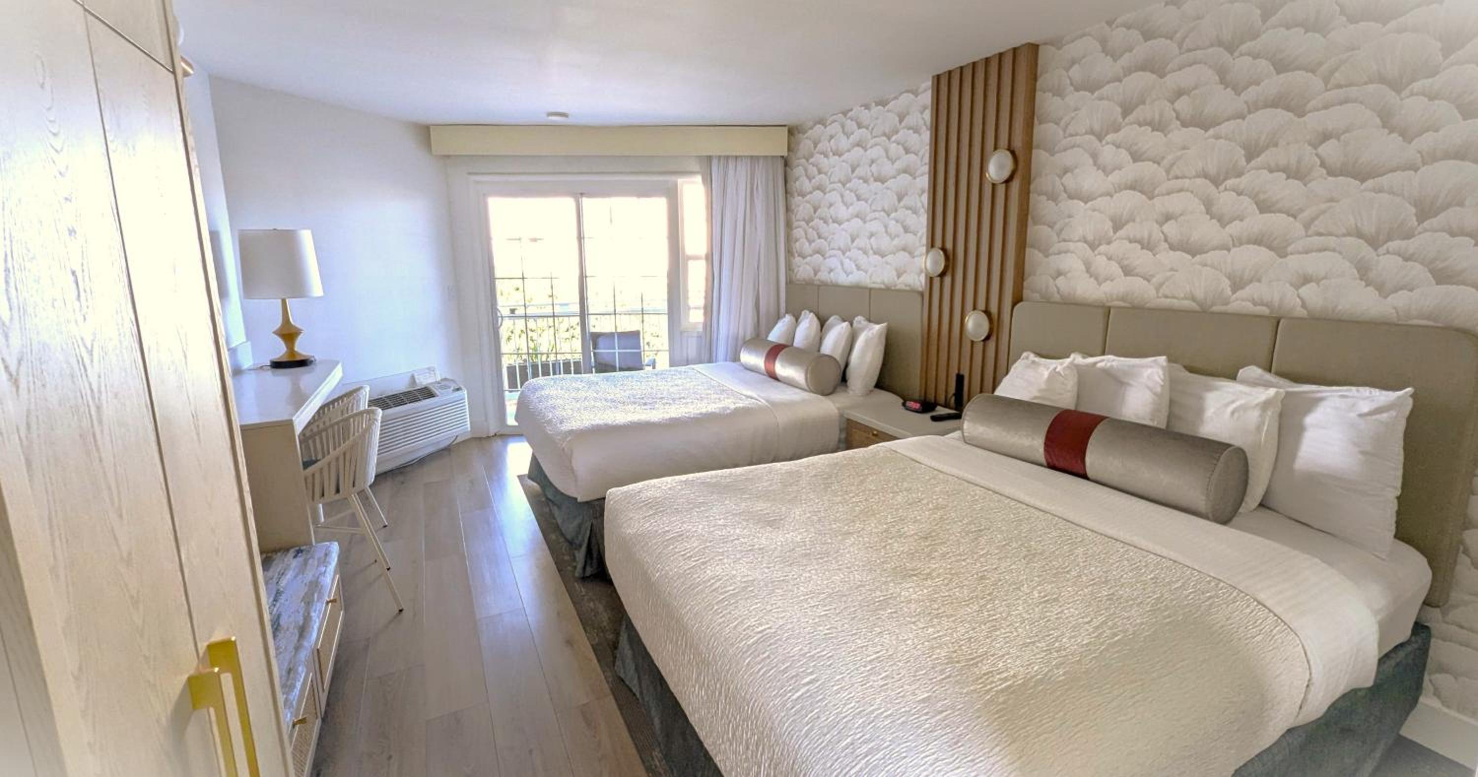 Deluxe Queen Room with Two Queen Beds