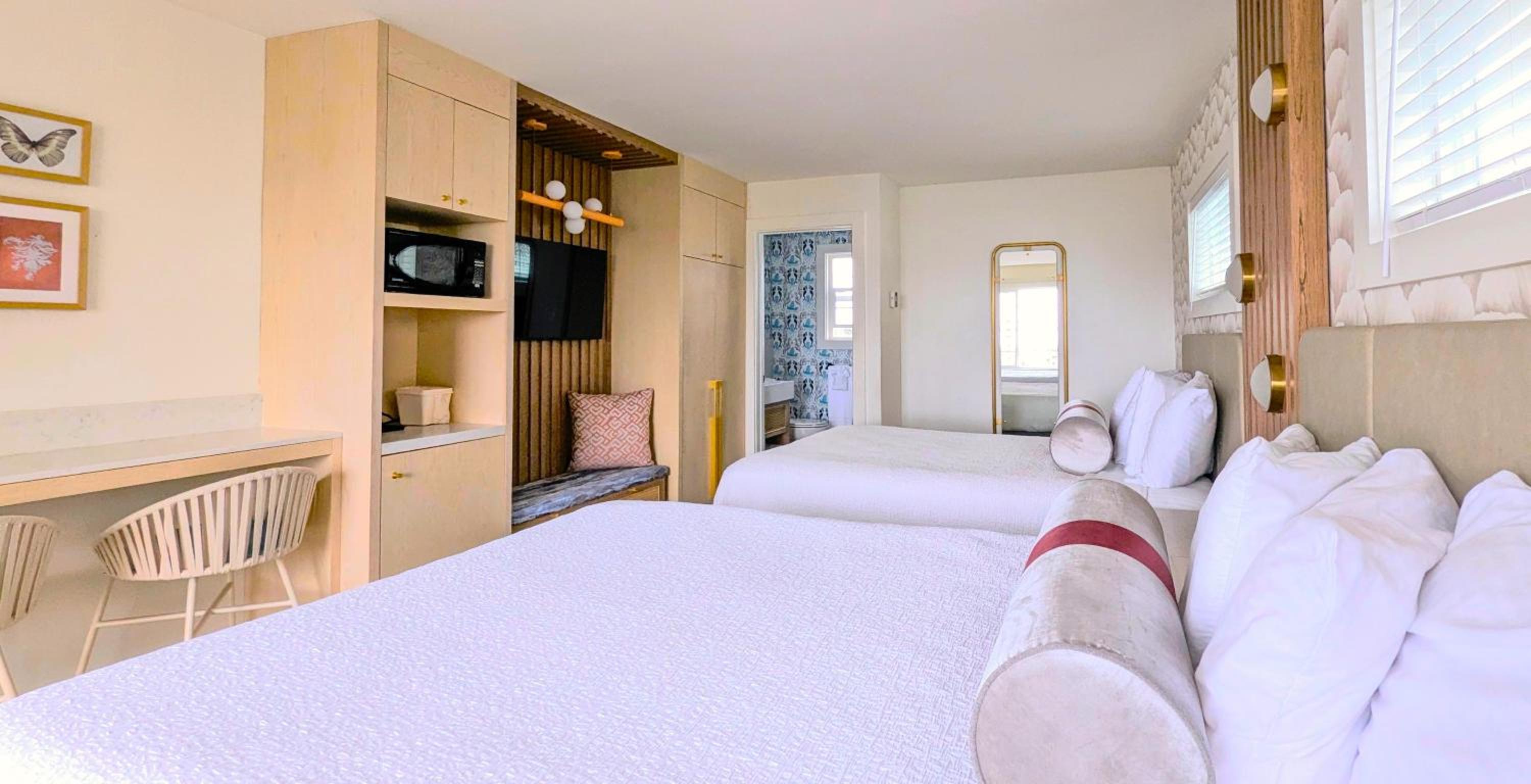 Deluxe Queen Room with Two Queen Beds