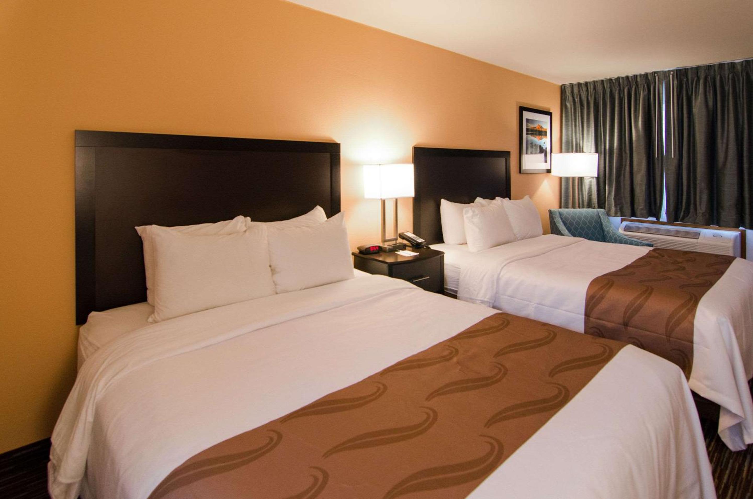 Double Queen Room (Cottage)