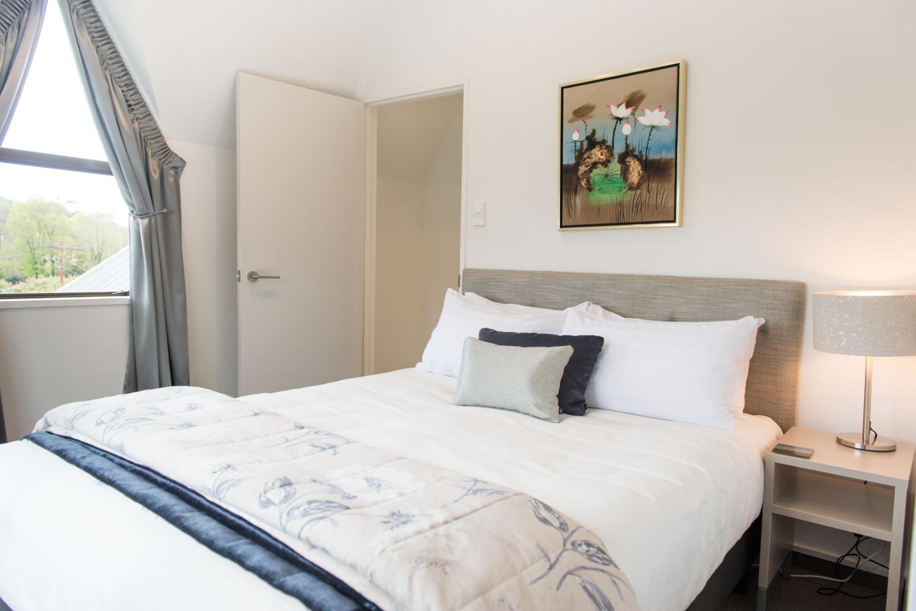 Two-Bedroom Apartment with King and Queen Bed