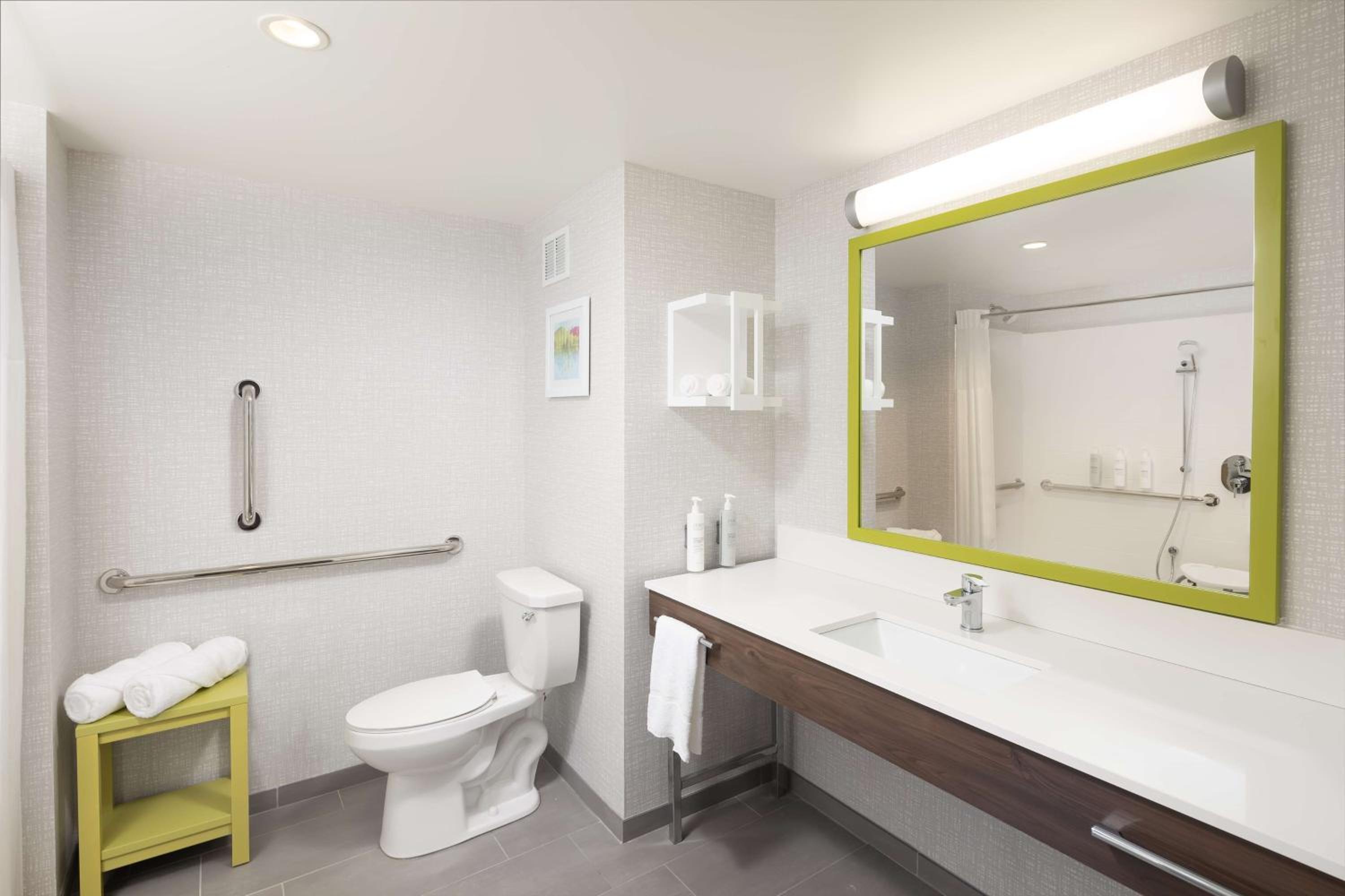 Queen Room with Two Queen Beds and Bath Tub - Mobility and Hearing Access