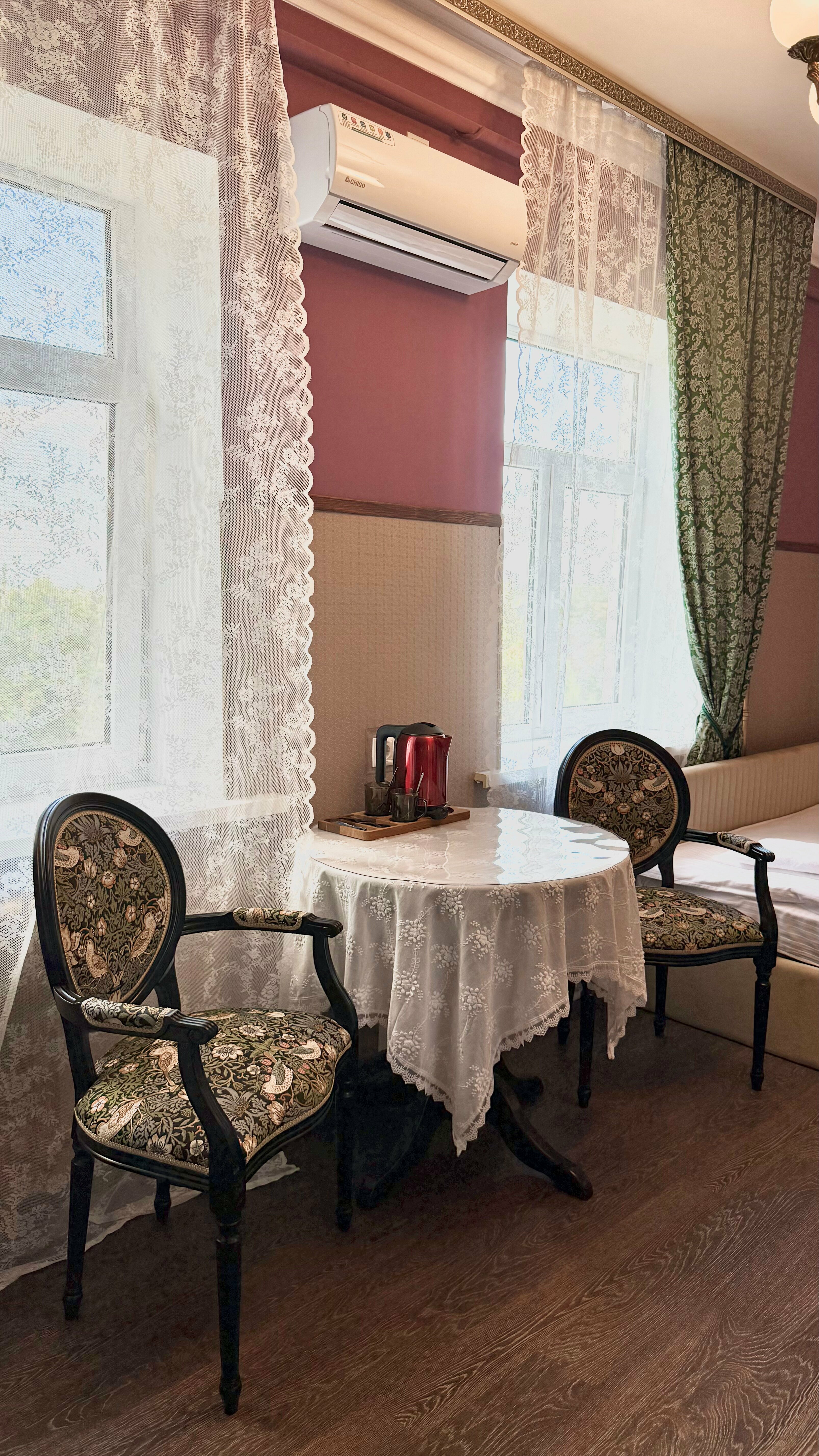 Улучшенный двухместный номер с 2 отдельными кроватями