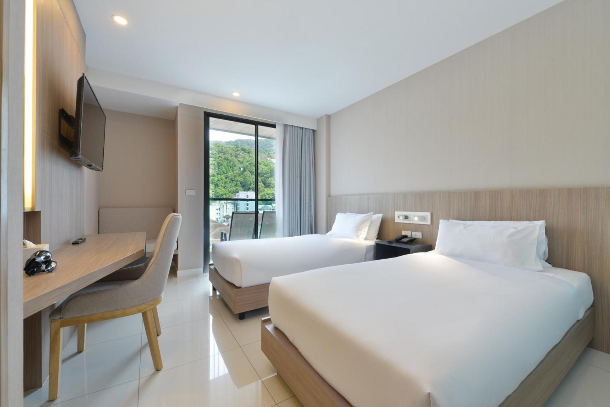 Deluxe Twin Room with Balcony