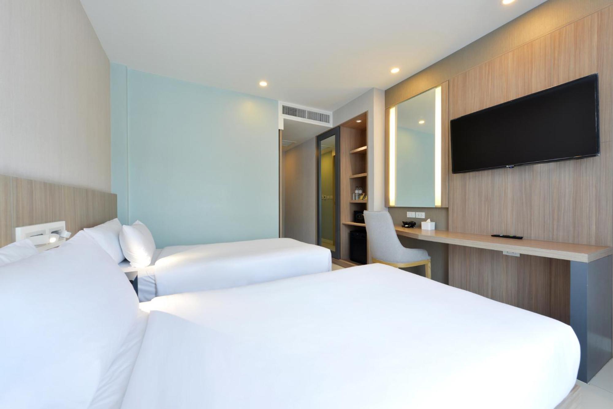 Deluxe Twin Room with Balcony