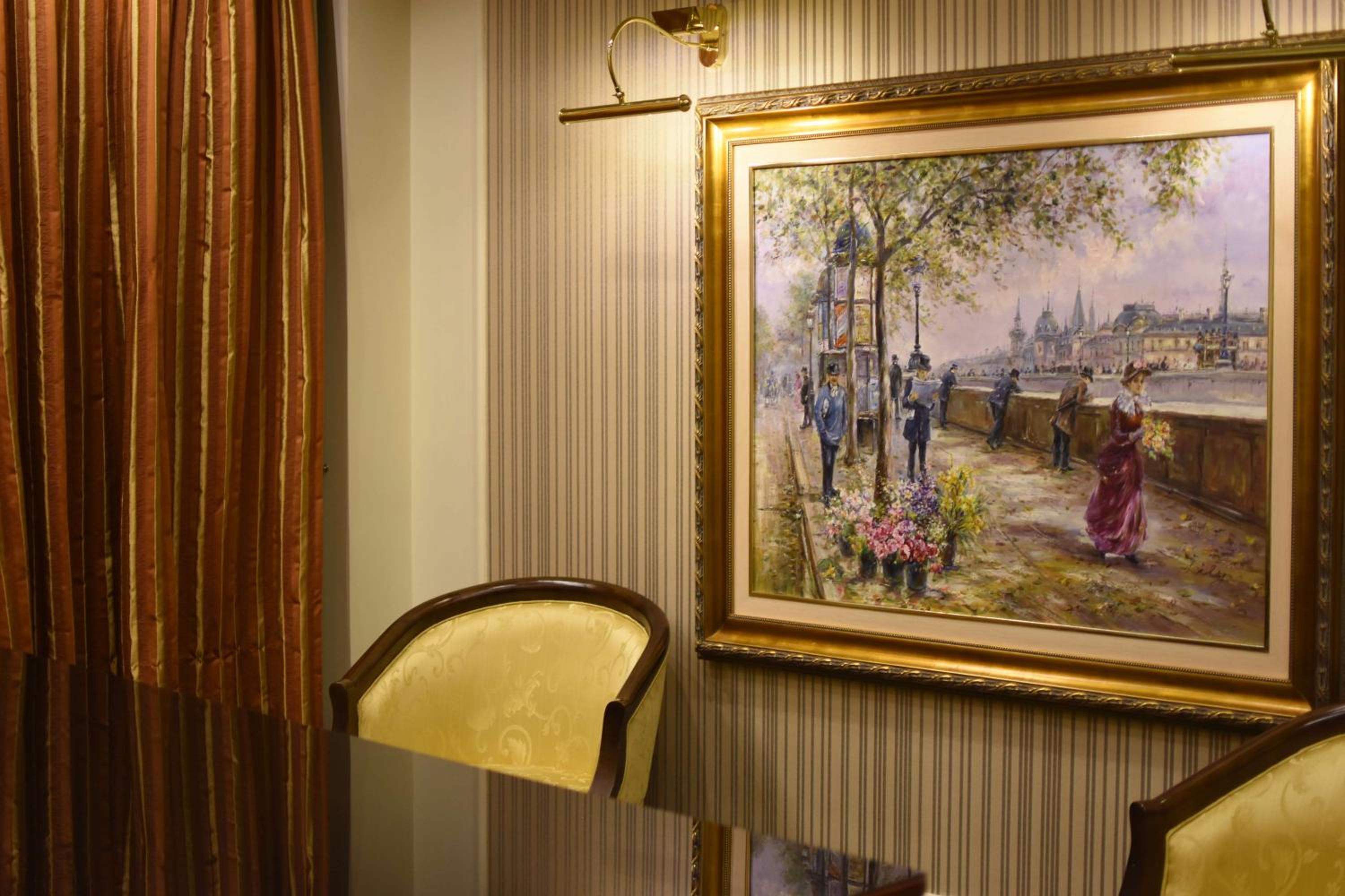 Presidential Suite with Whirlpool