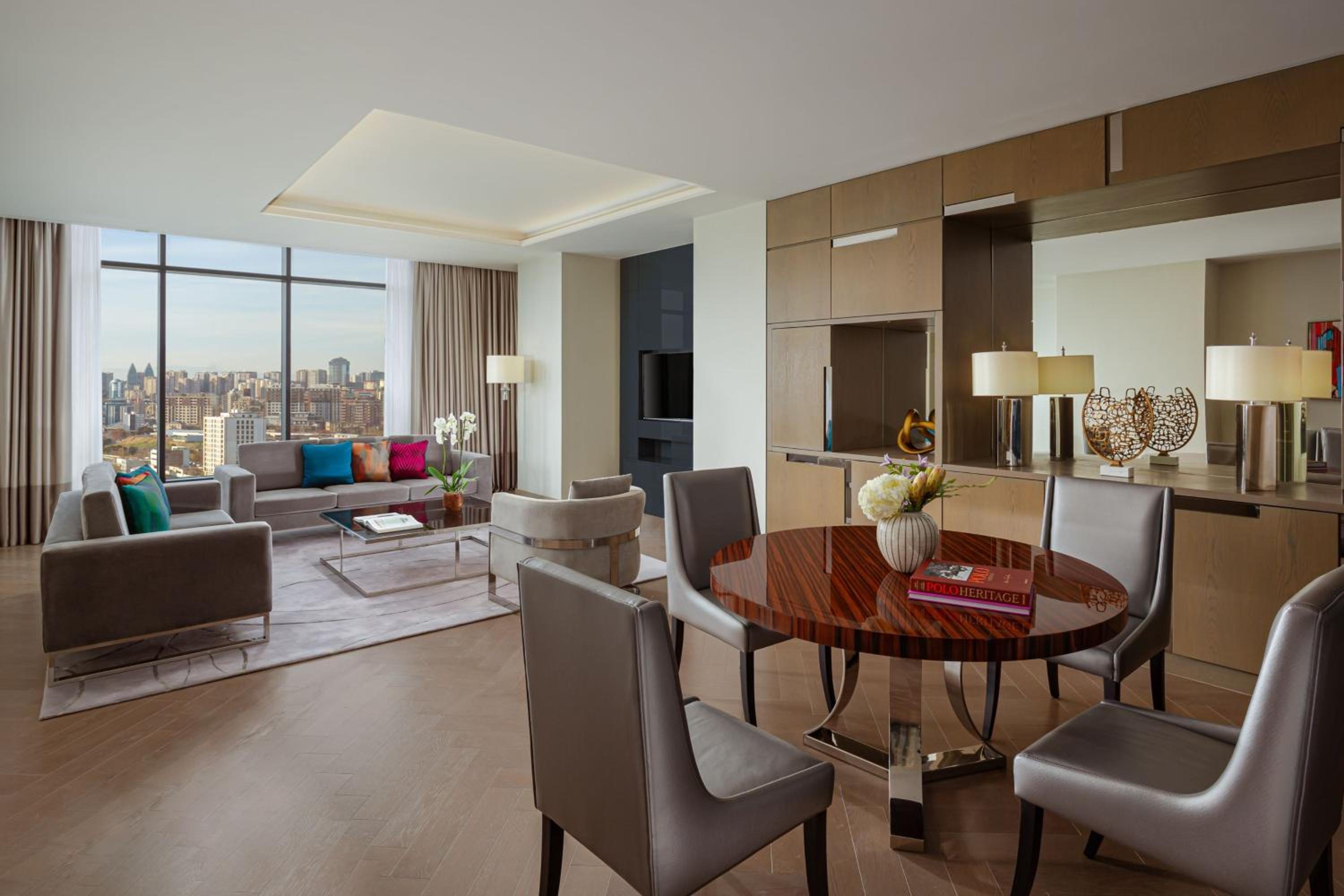 Executive King Suite - Club Lounge Access