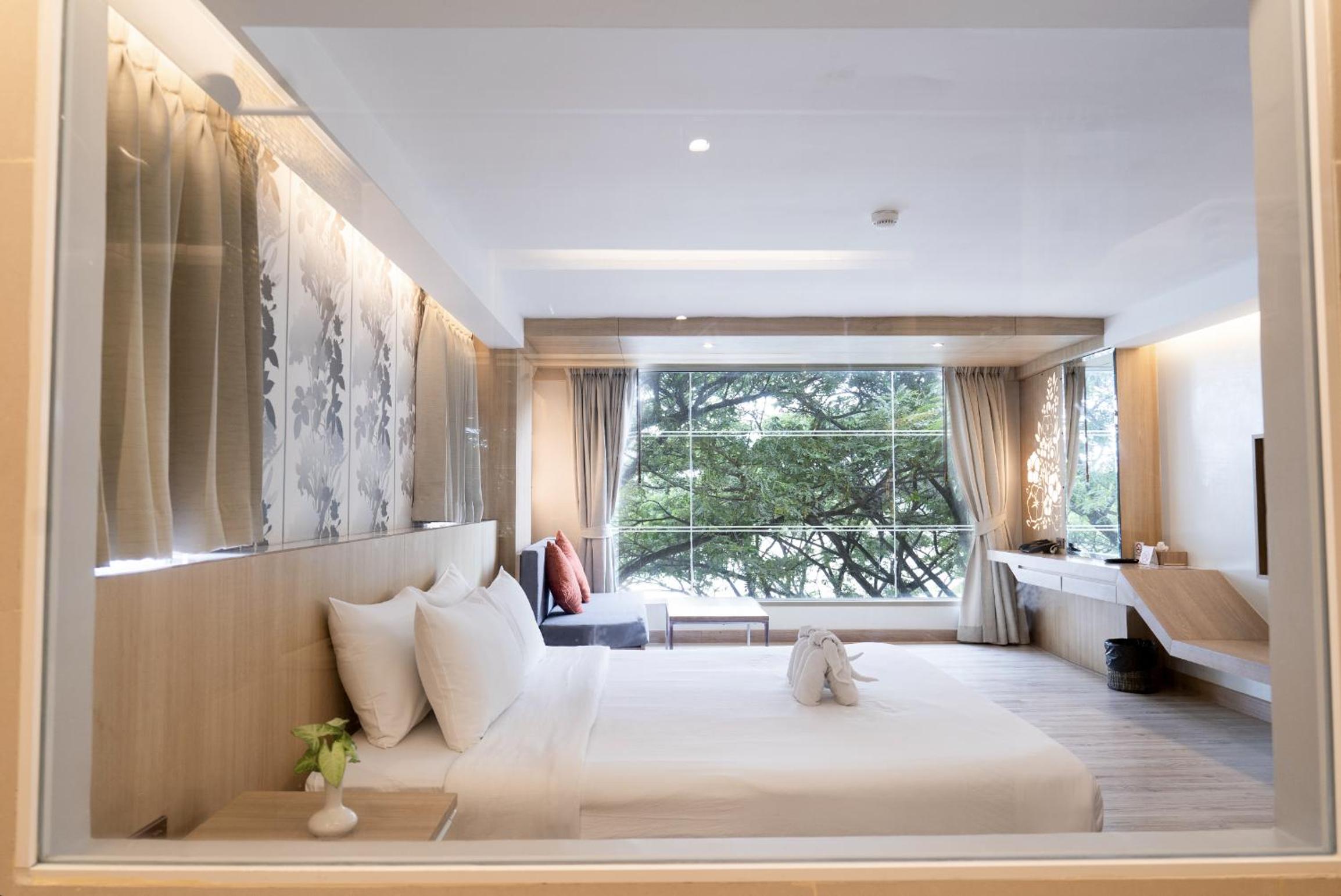 Deluxe Double Room - Lake Building