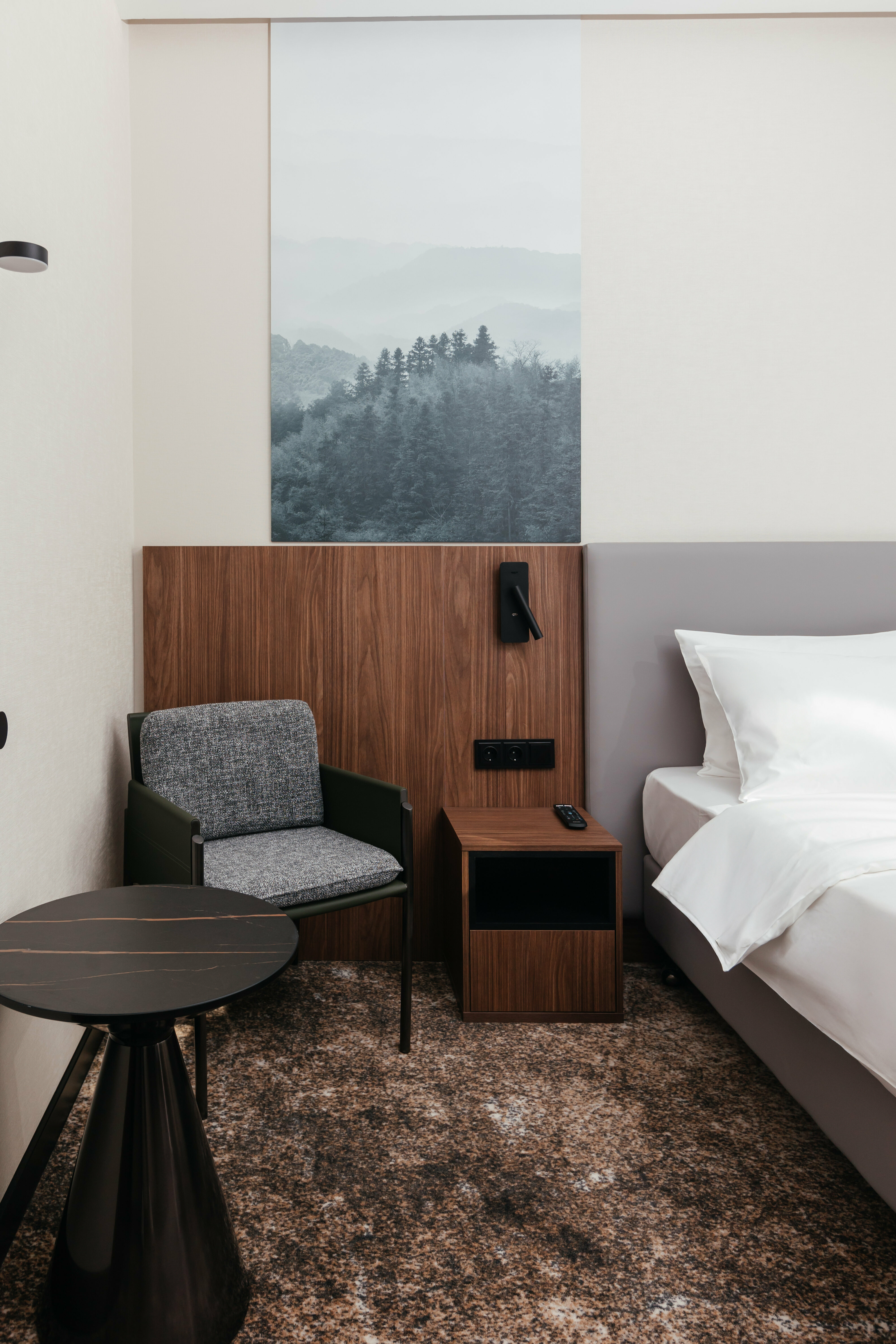 Стандарт двухместный с одной двуспальной кроватью