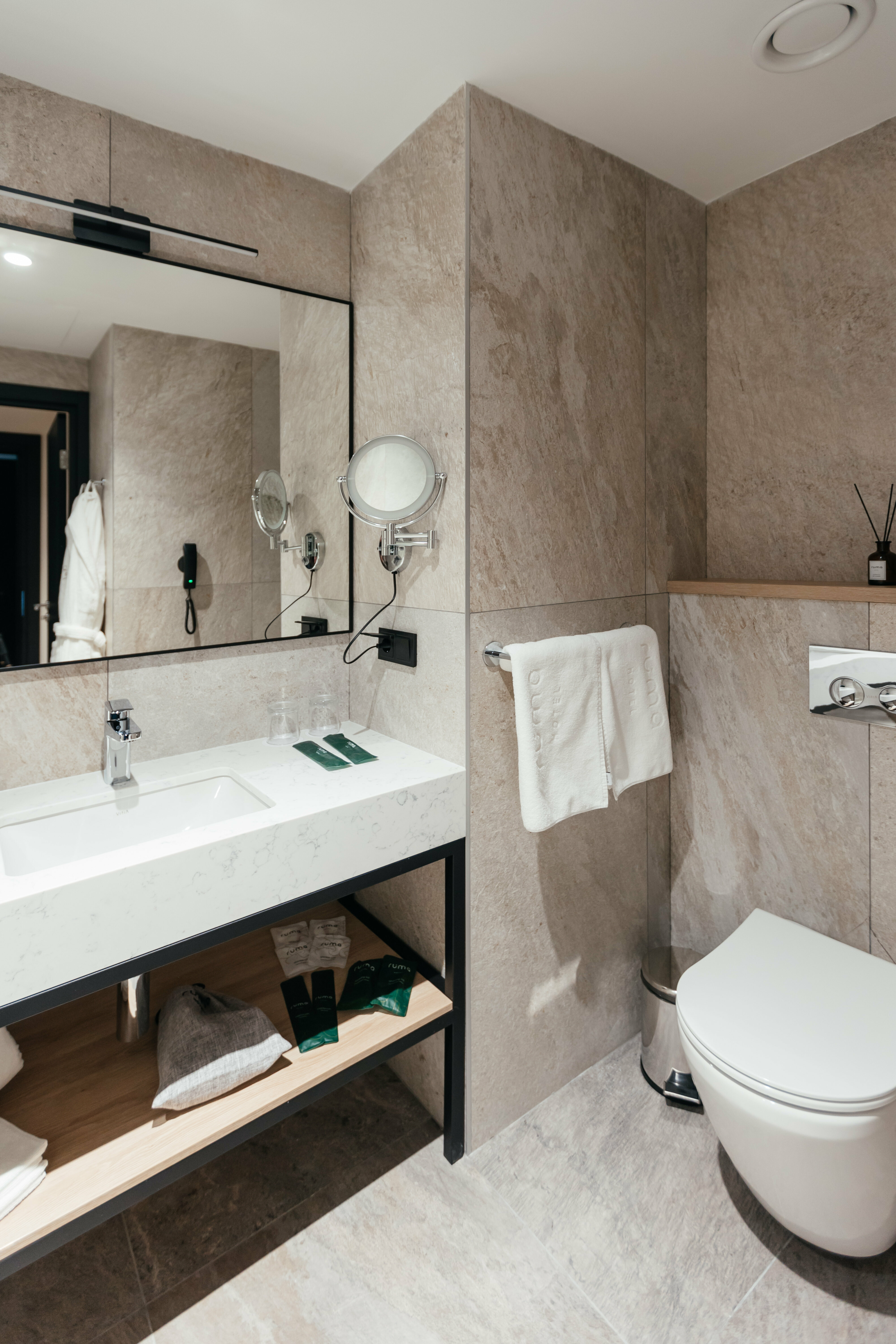 Комфорт двухместный с одной двуспальной кроватью