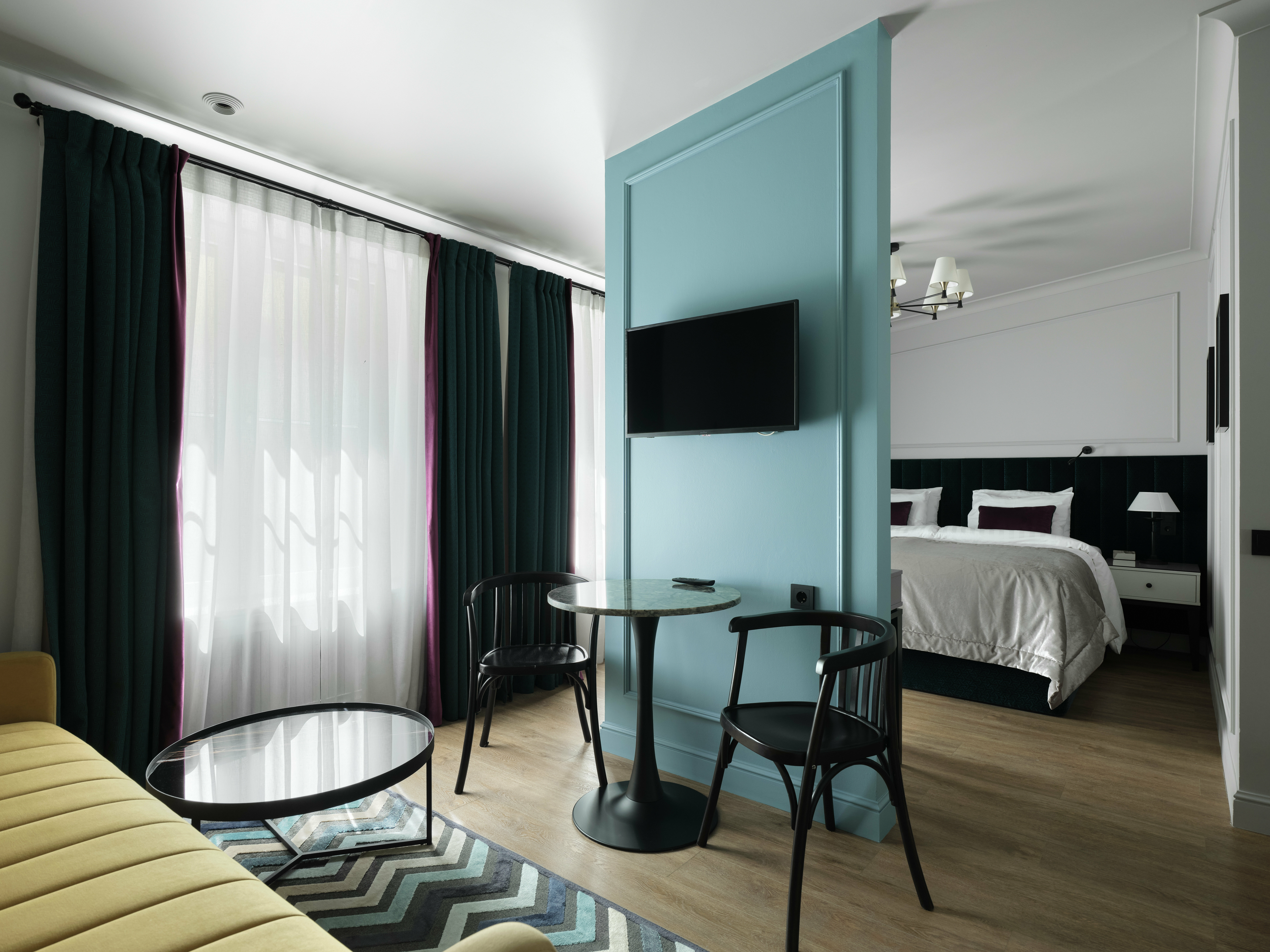 Делюкс Студио