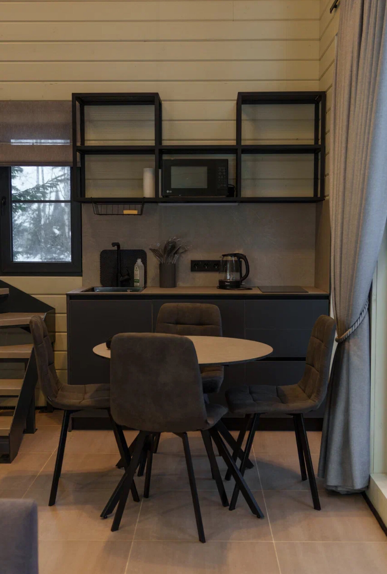 Дом с видом на лес