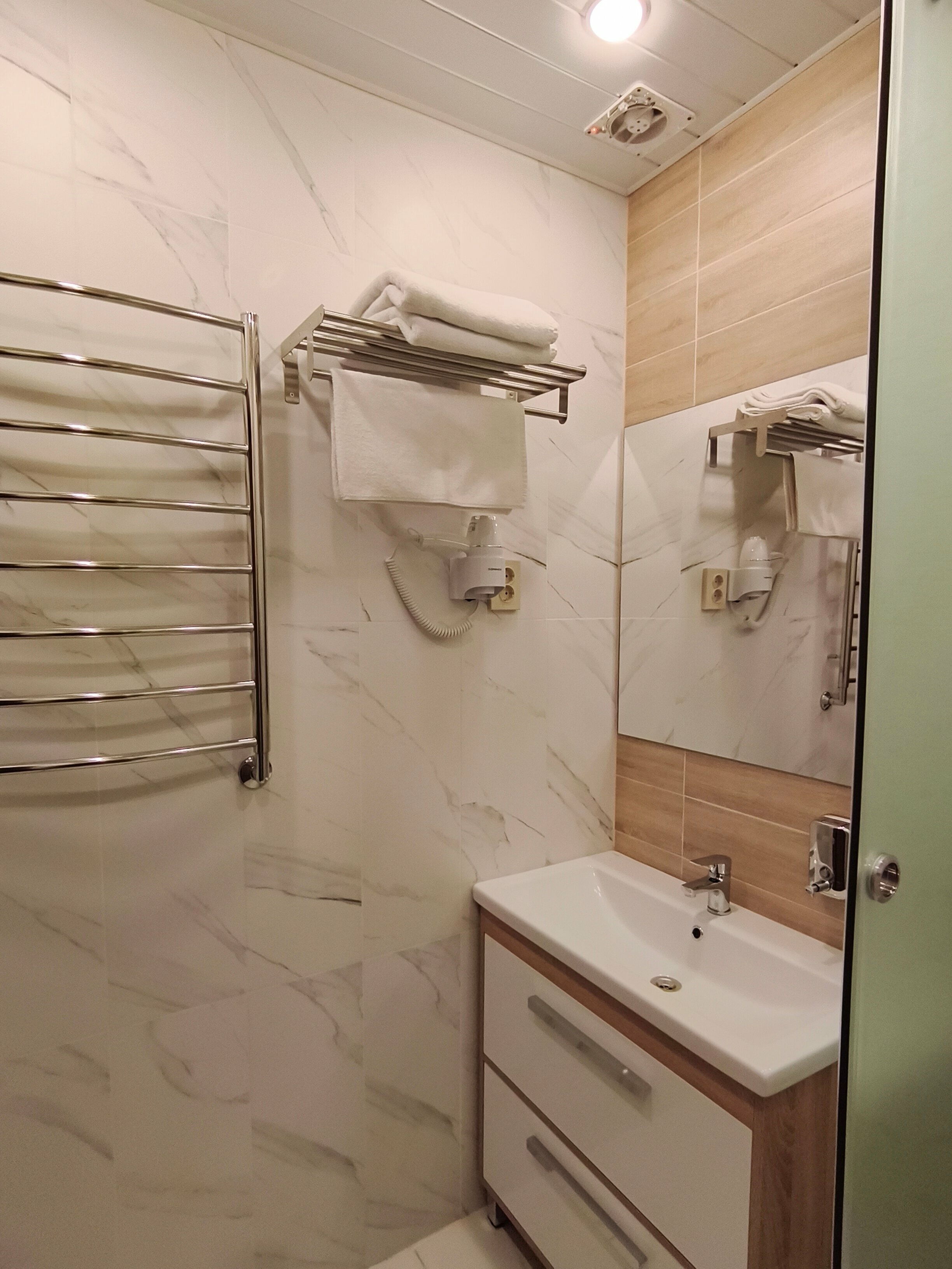 Улучшенный номер с кроватью размера «queen-size»