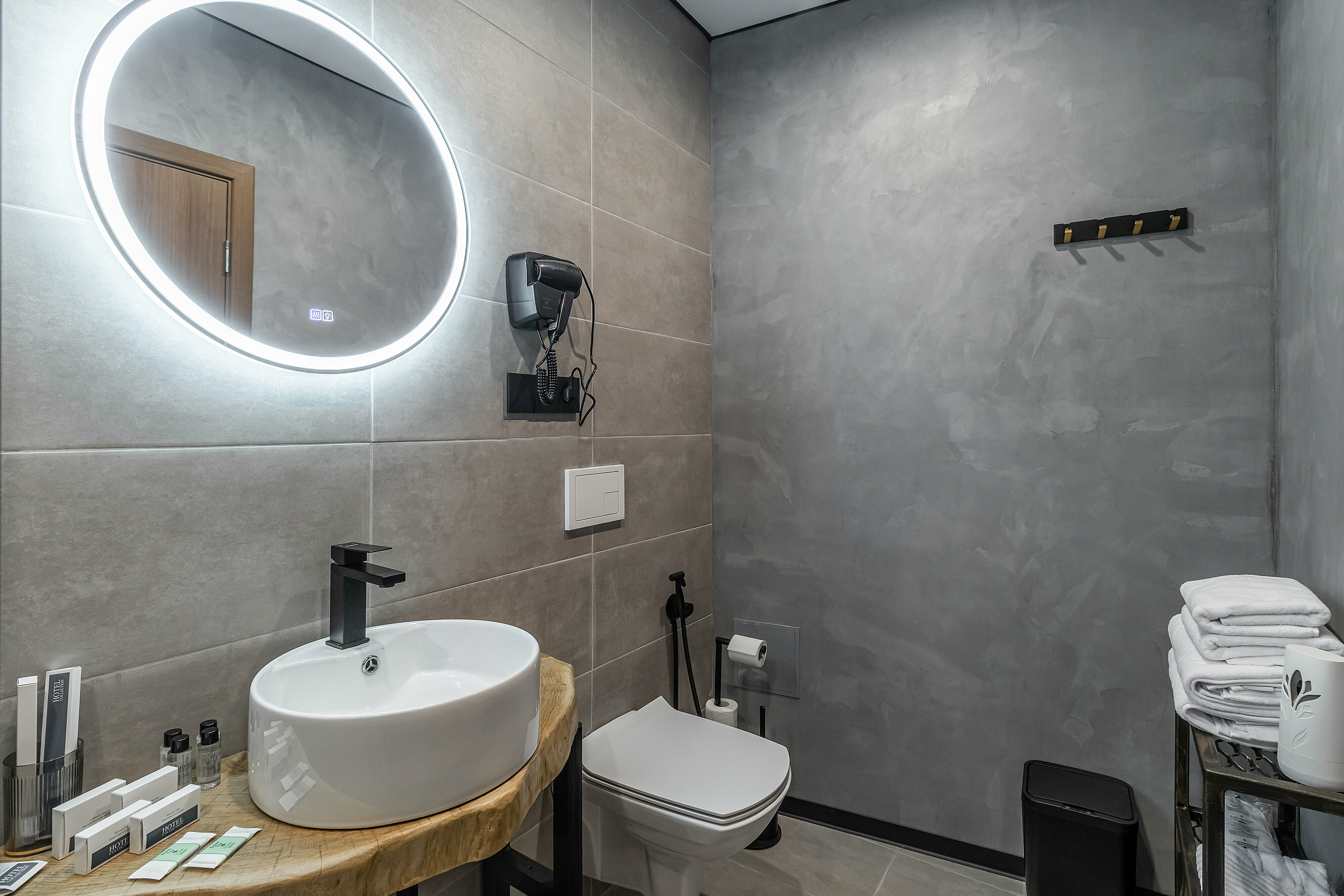 Джуниор Сюит № 6