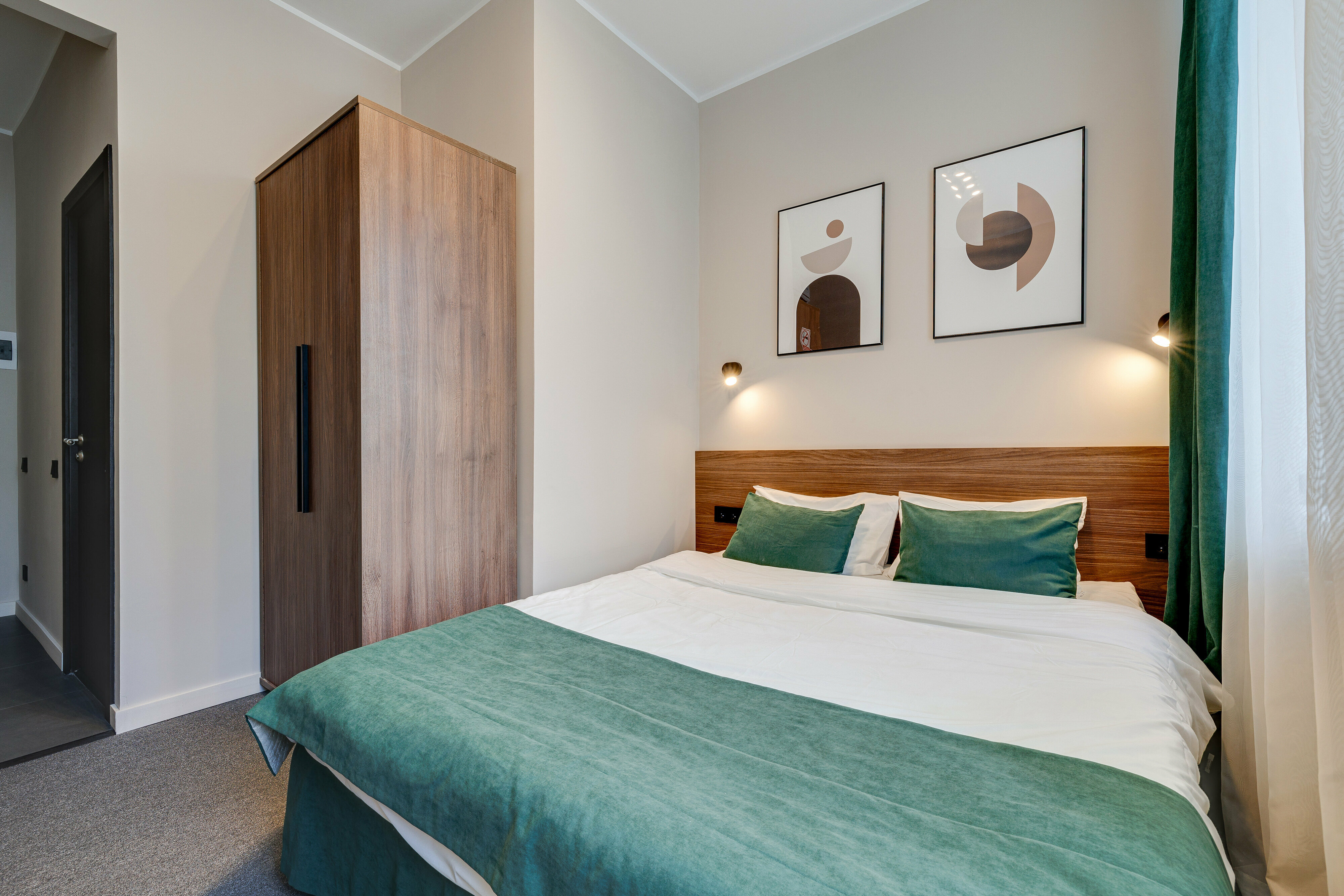 Улучшенный номер с кроватью размера «queen-size»