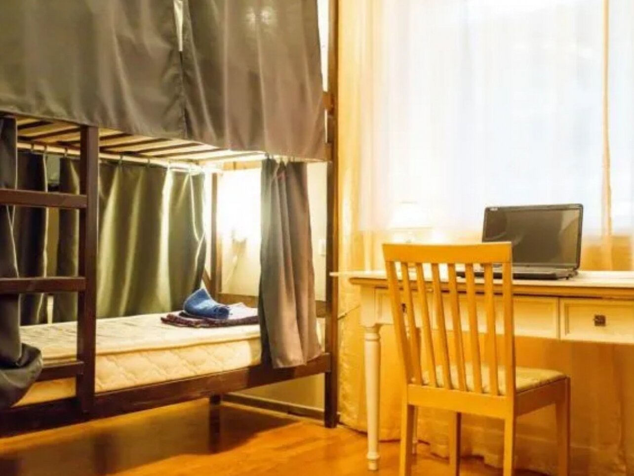 Кровать в общем 8-местном номере