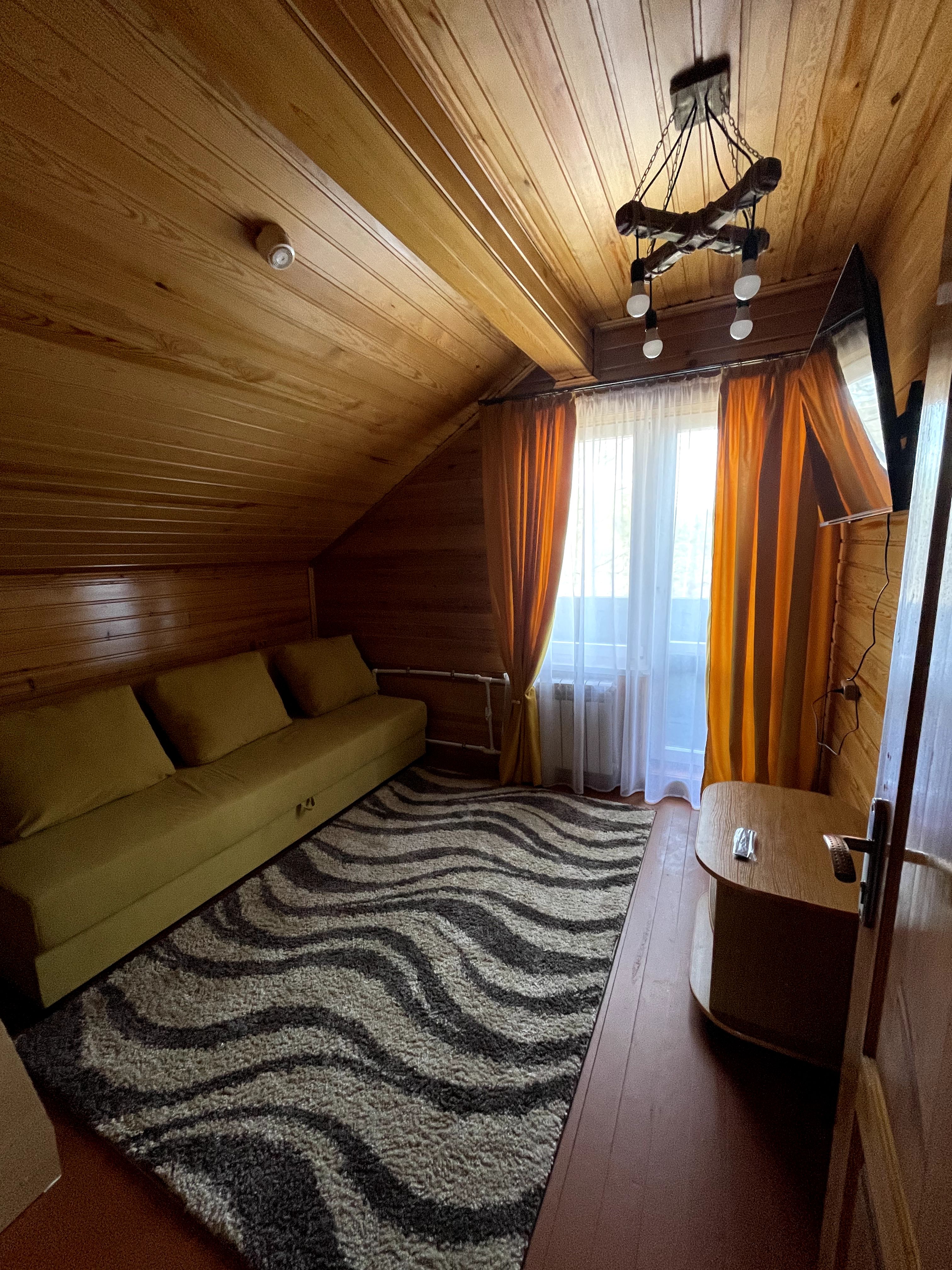 Двухкомнатная студия 35 м2 с отдельной кухней и 2 лоджиями, в коттедже №9