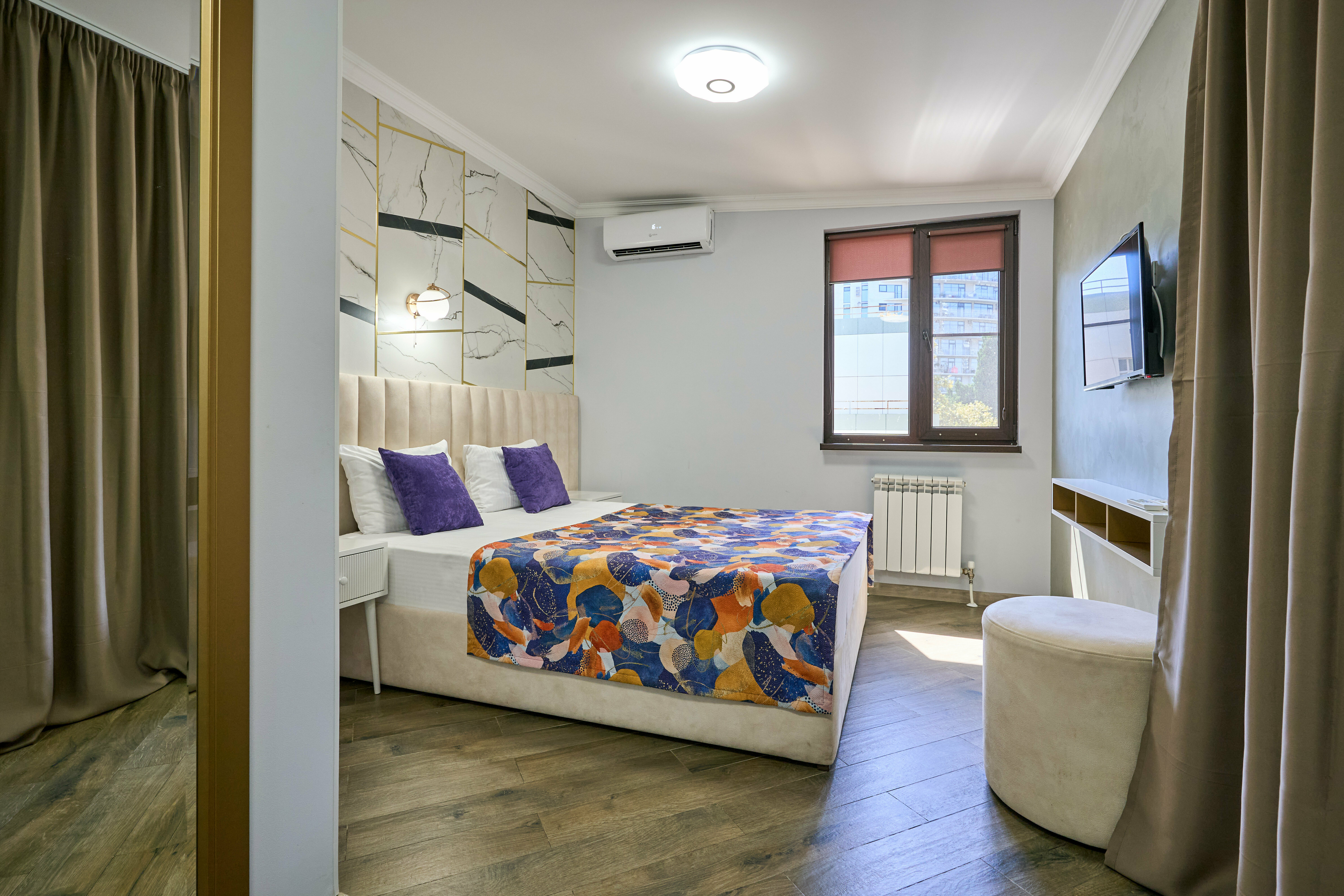 Комфорт улучшенный 2-х местный с креслом-кроватью.