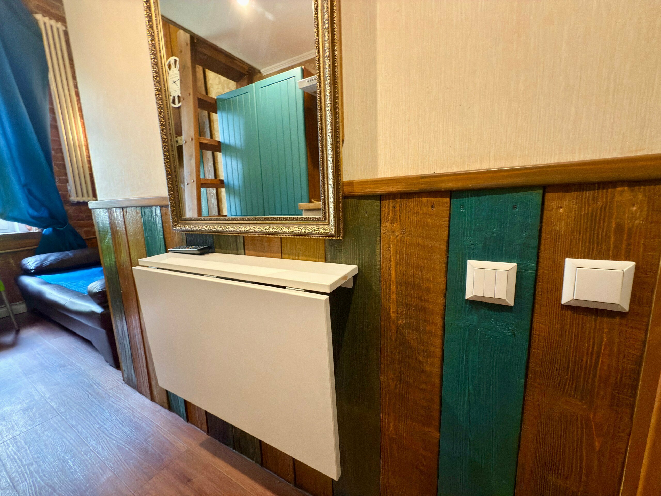 Студия с двуспальной кроватью и диваном