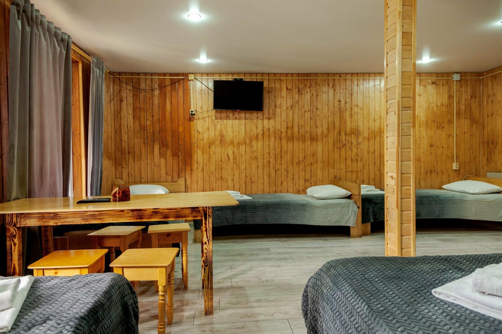 Двухэтажный дом с размещением до 12 гостей