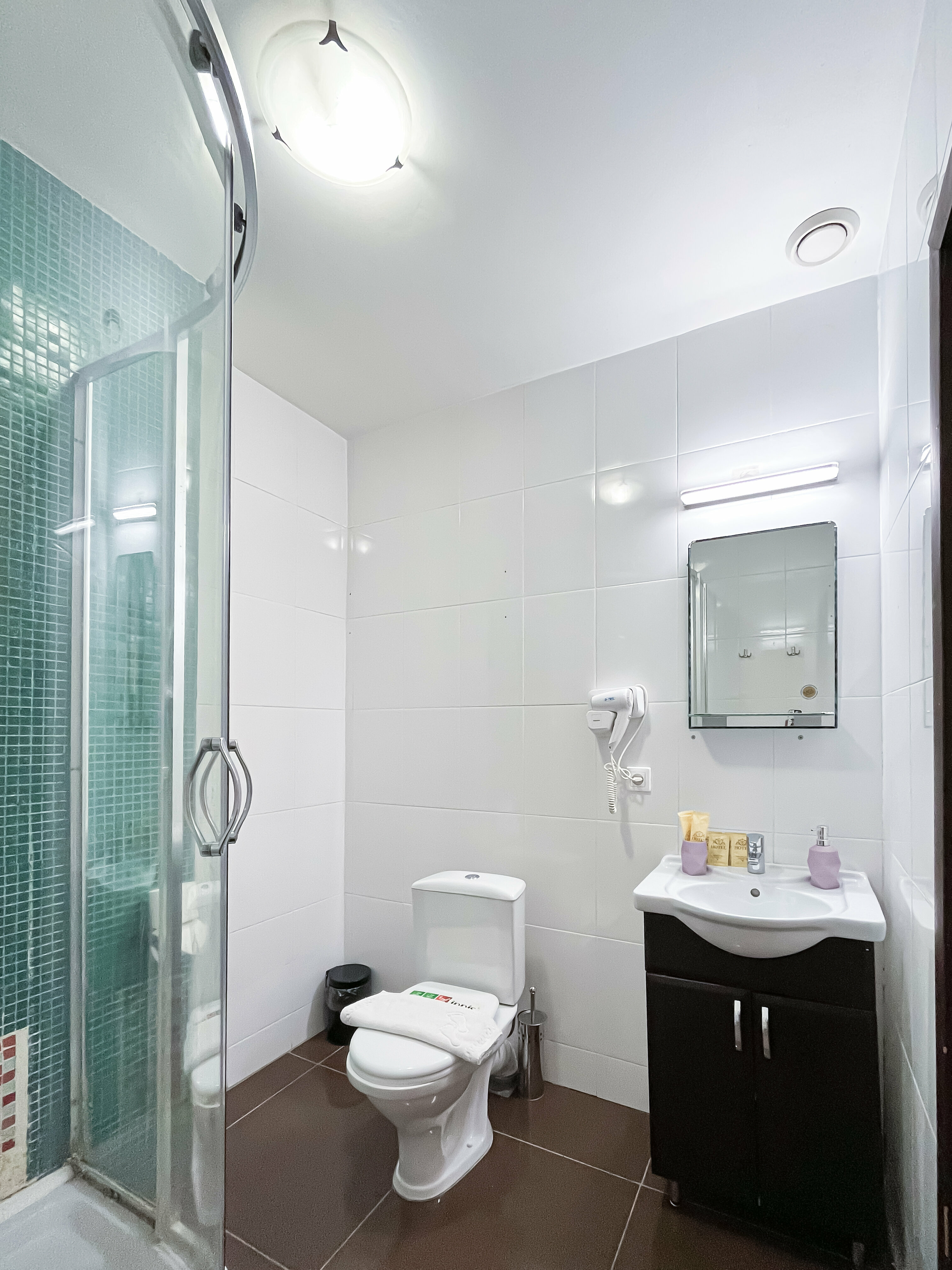 Делюкс с балконом и двуспальной кроватью