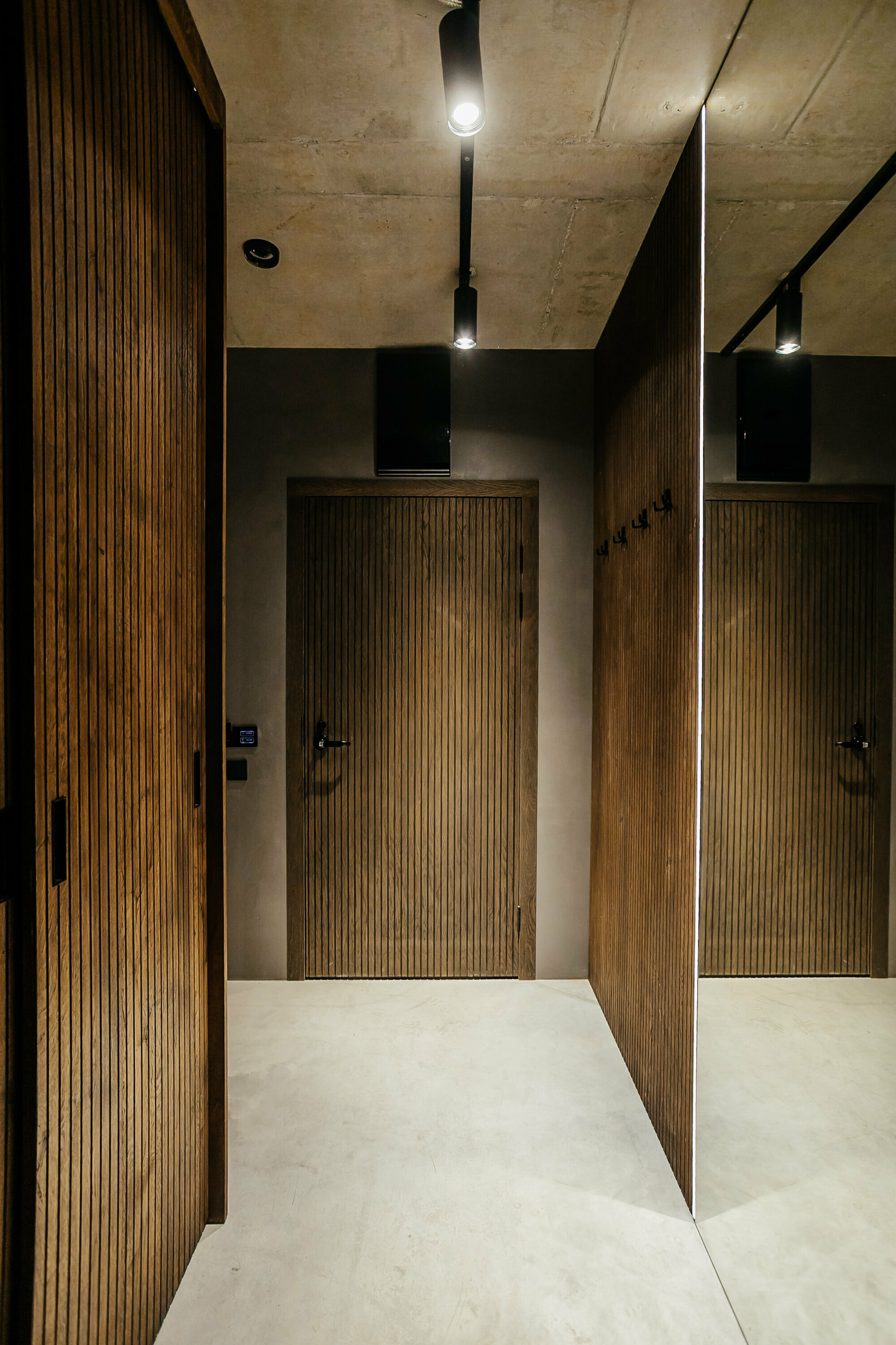 Двухуровневый люкс (вид во двор)