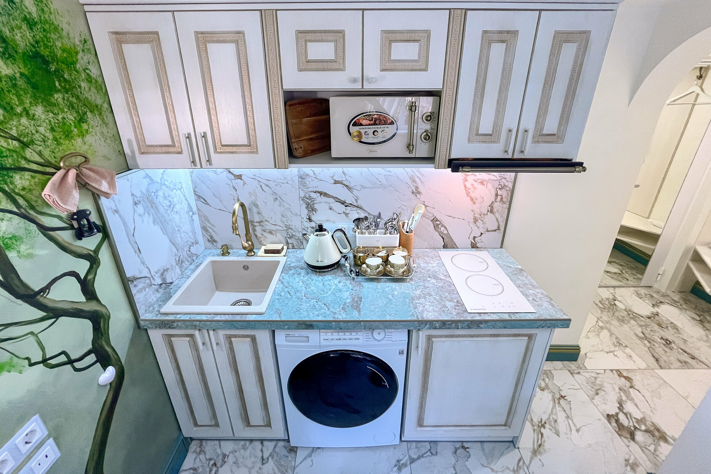 Двухуровневый номер в античном греческом стиле