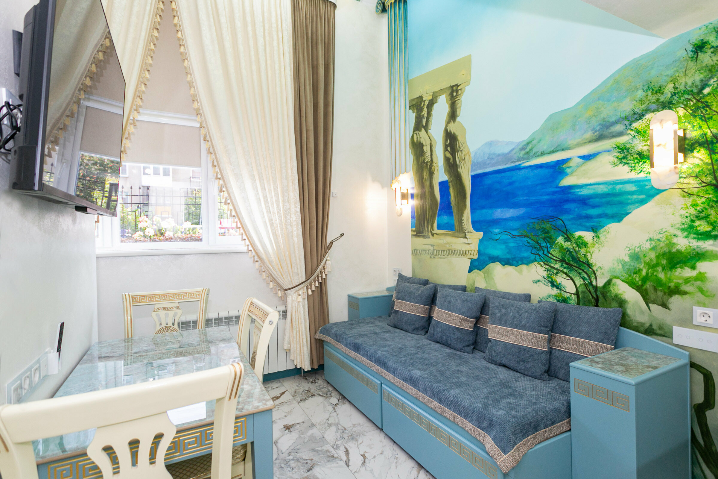 Двухуровневый номер в античном греческом стиле