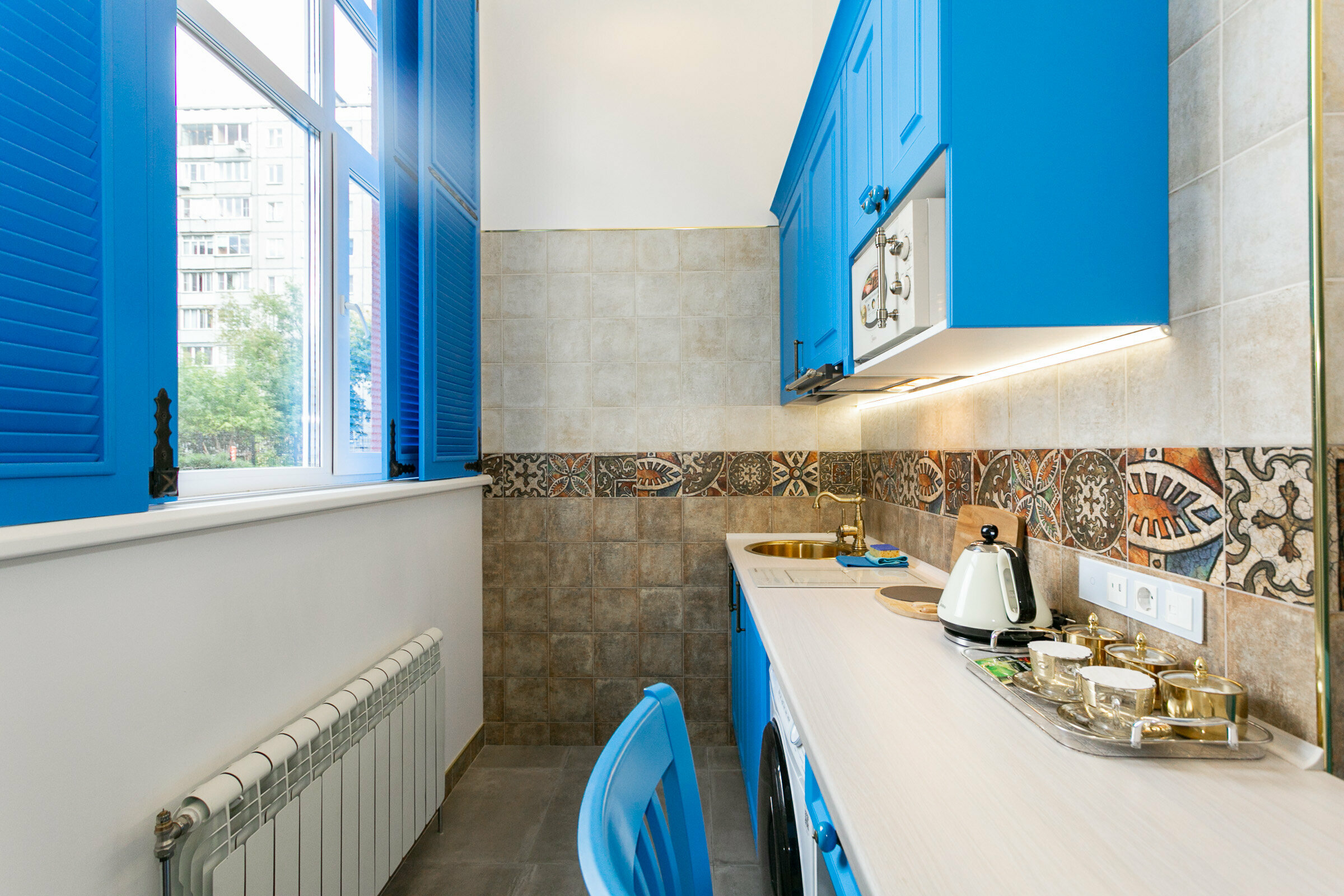 Номер в традиционном греческом стиле.