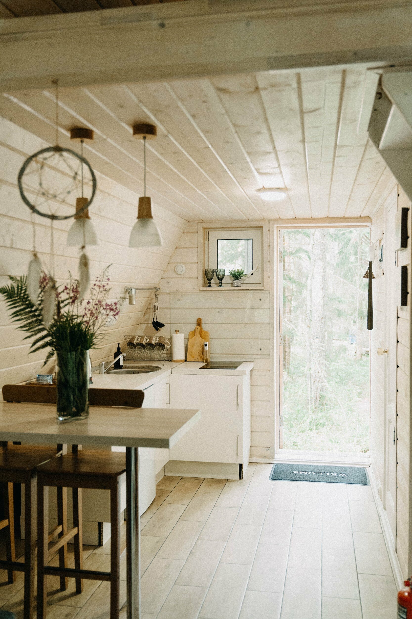 Оранжевый домик с купелью