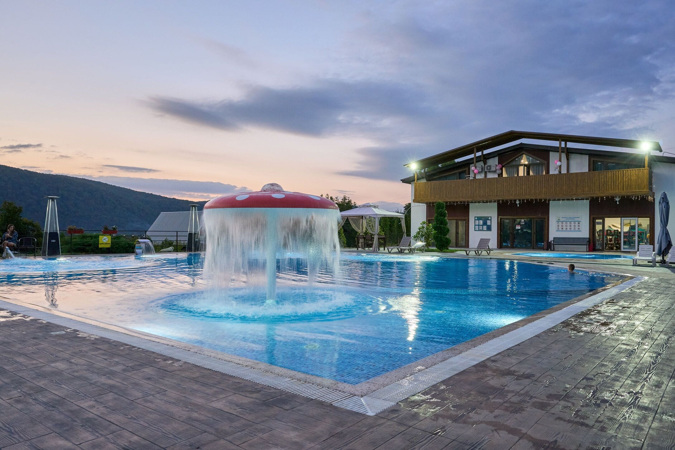 Бунгало трехместное