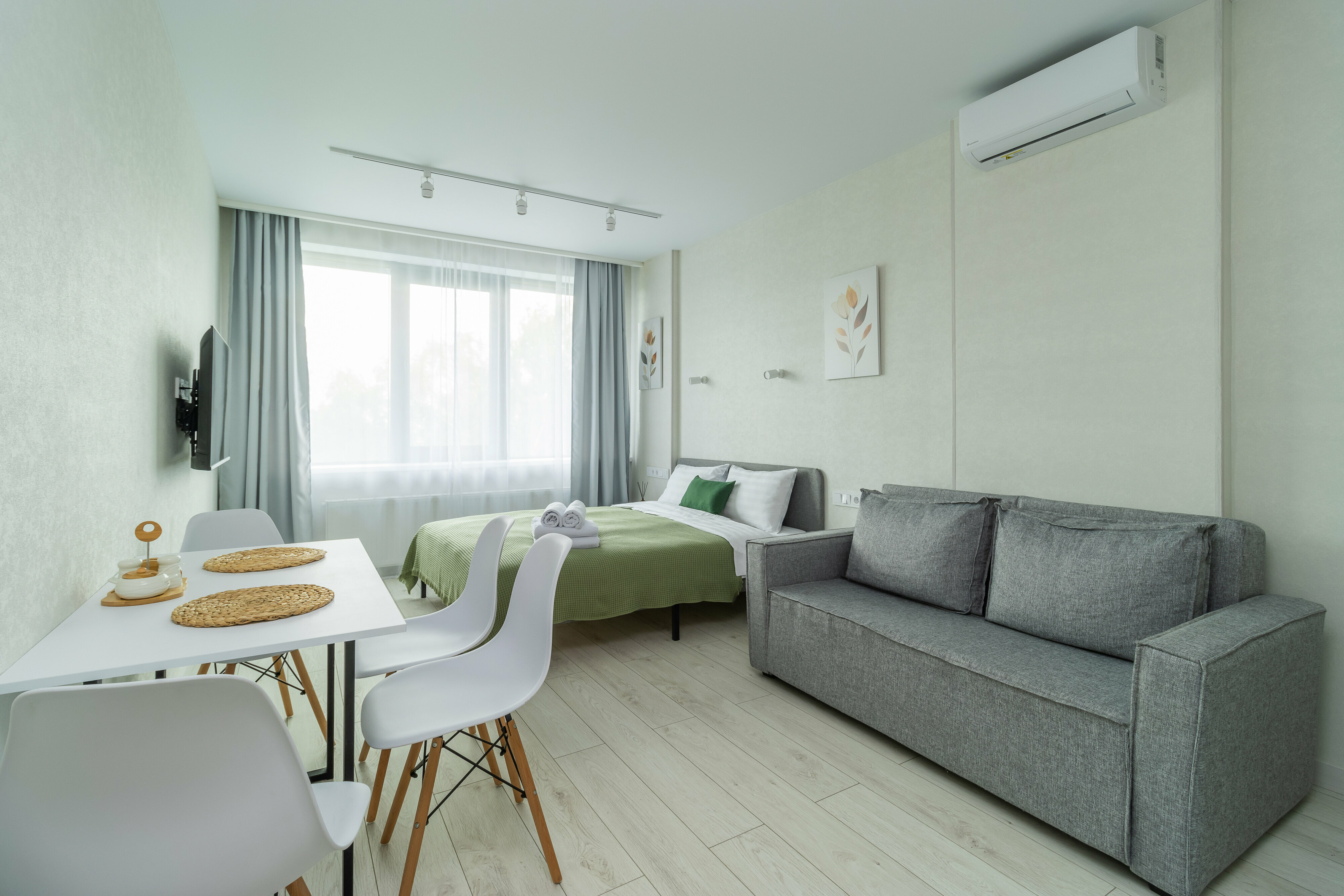 Cтудия Bloom с видом на лес