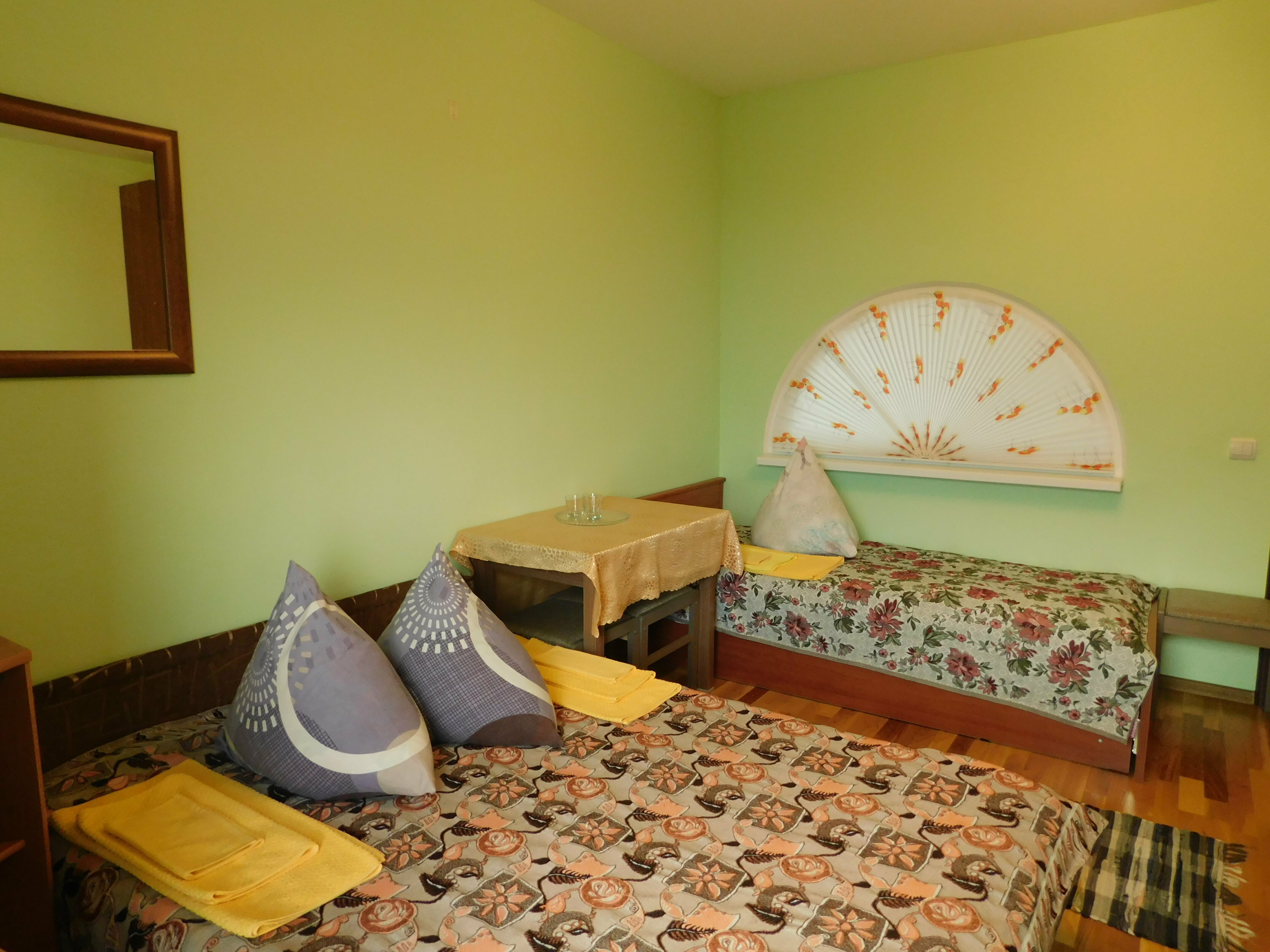 Трехместный номер с балконом