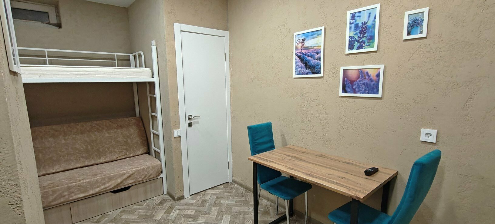 Бюджетный комфортабельный номер на цокольном этаже