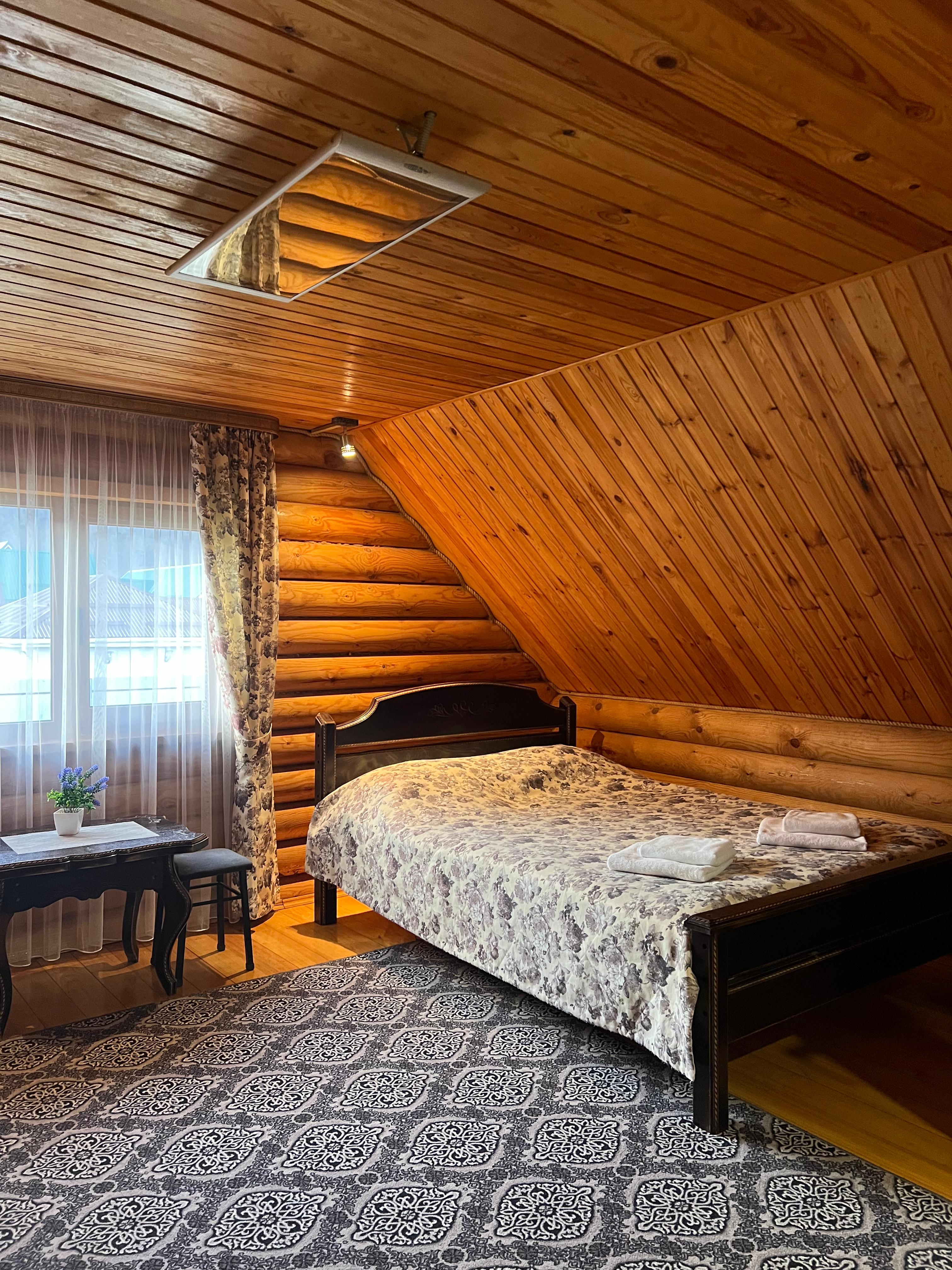 Трехместный номер с балконом