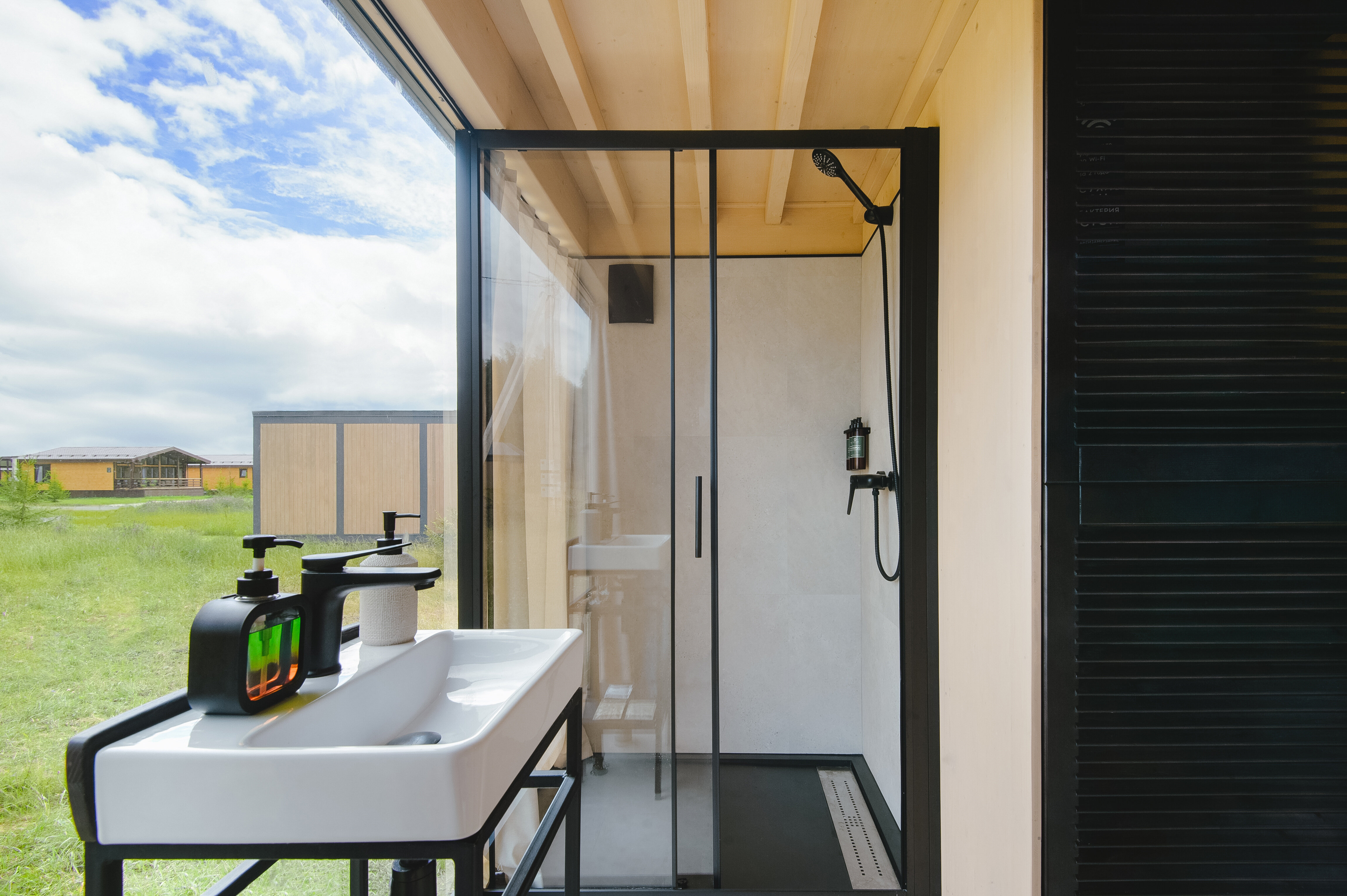 Grill lodge с горячей купелью