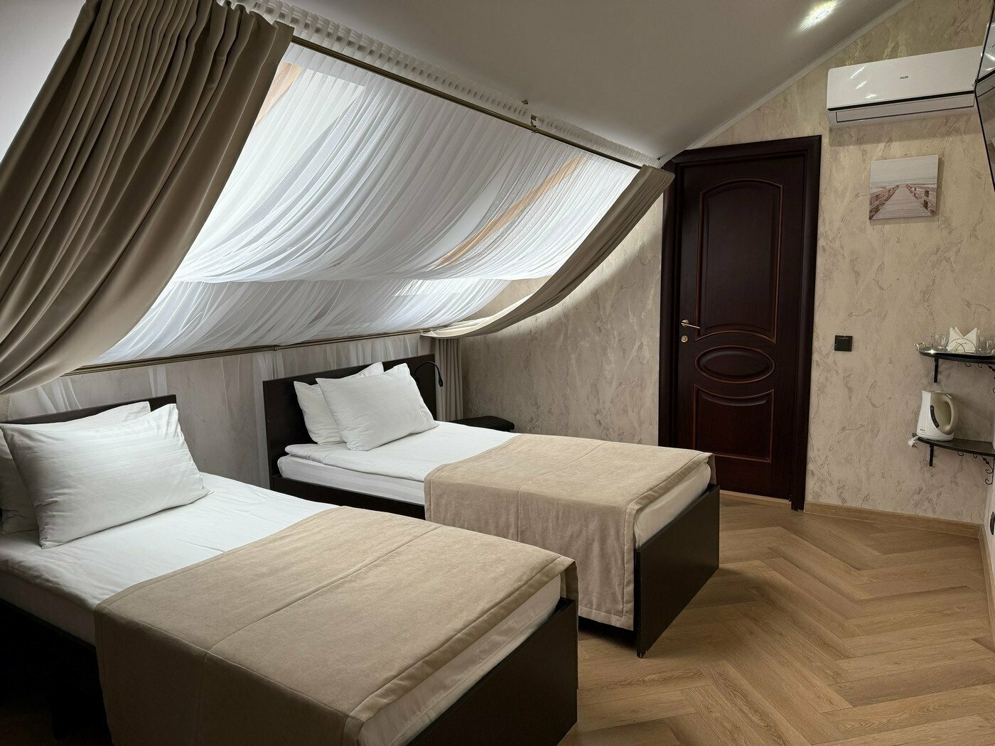 Номер Комфорт с кроватью King- size  или 2 раздельные кровати