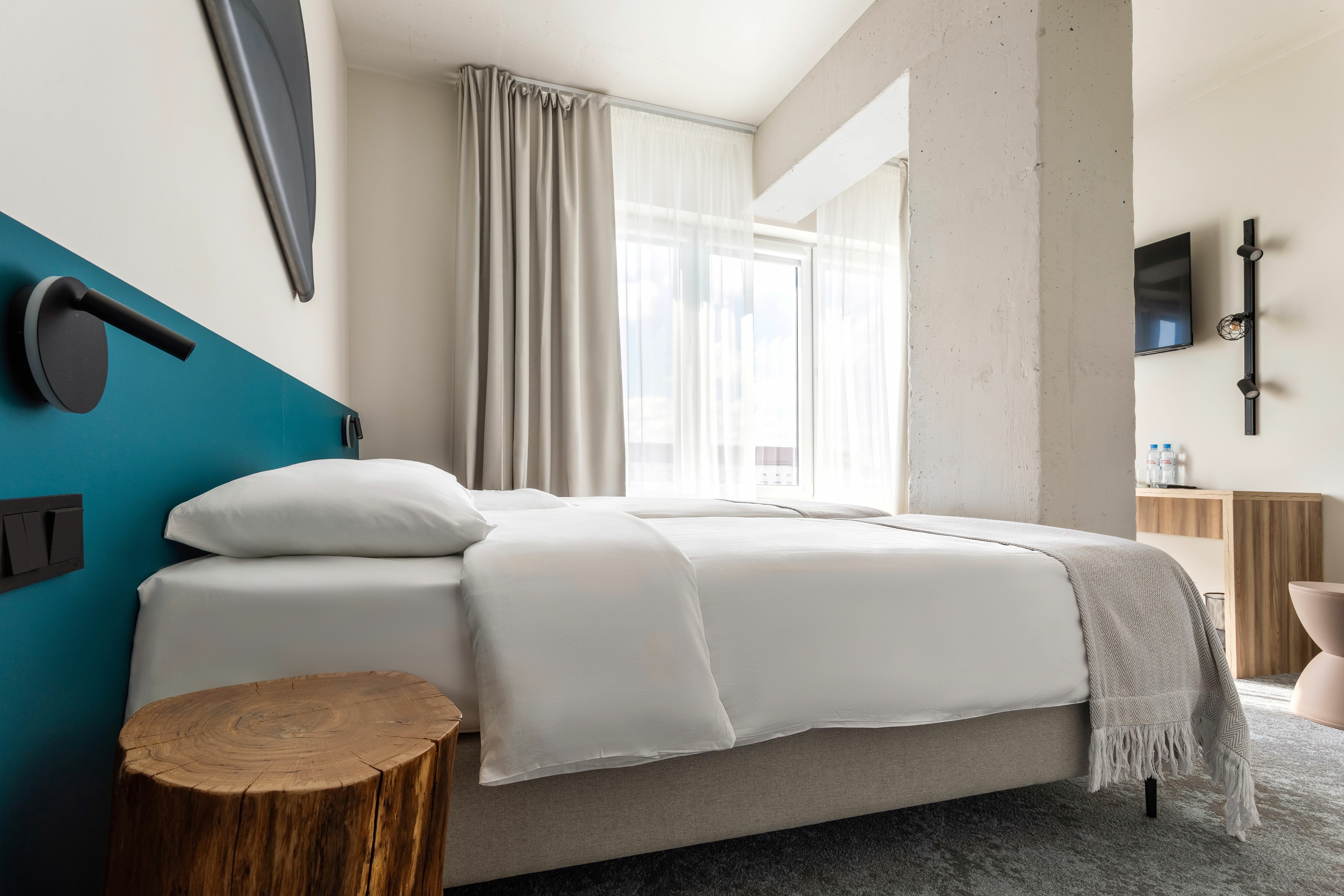 Улучшенный Стандарт с 1 кроватью King-size или 2 односпальными кроватями 90х200см