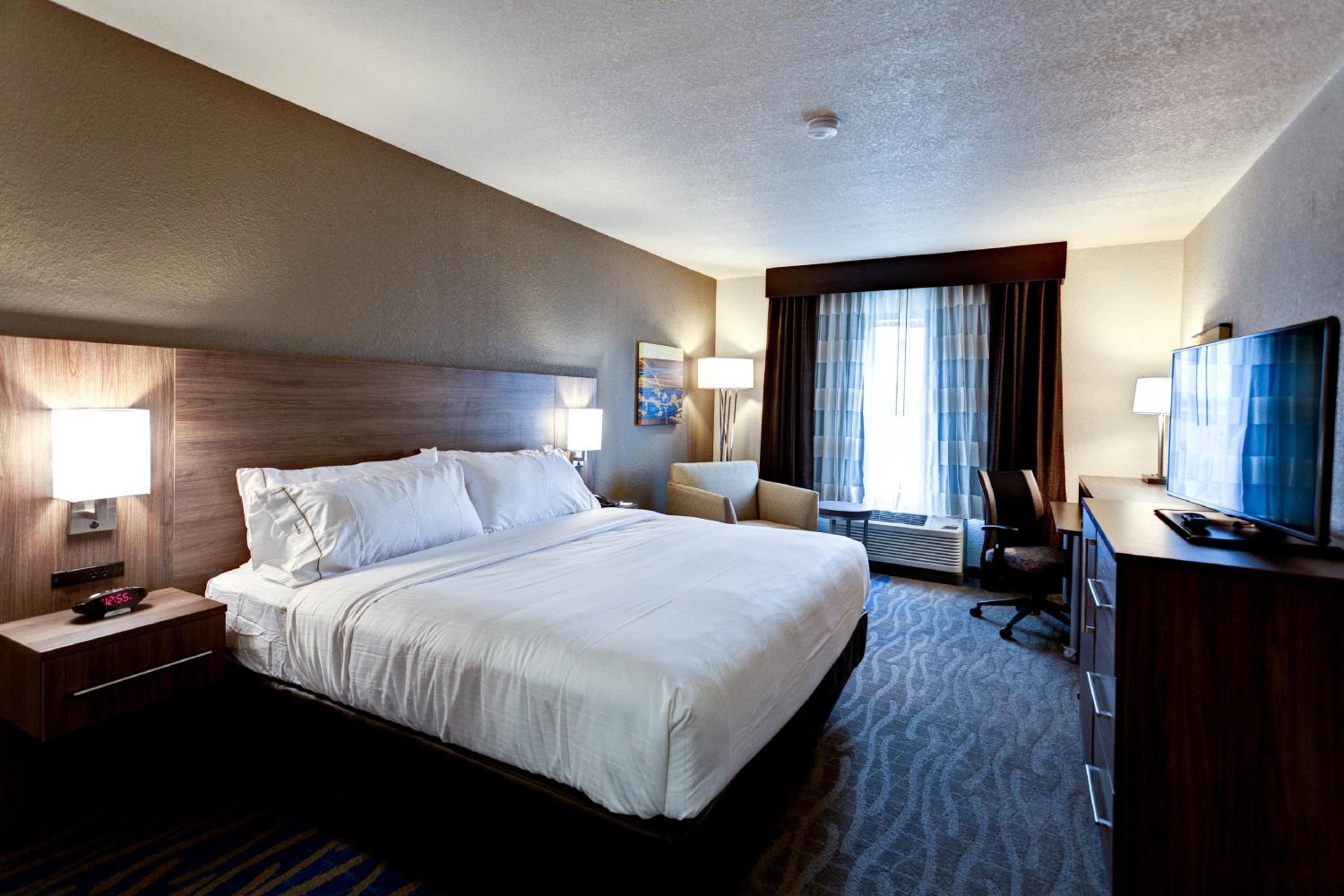 King Room - Mobility Access/Hearing Accessible