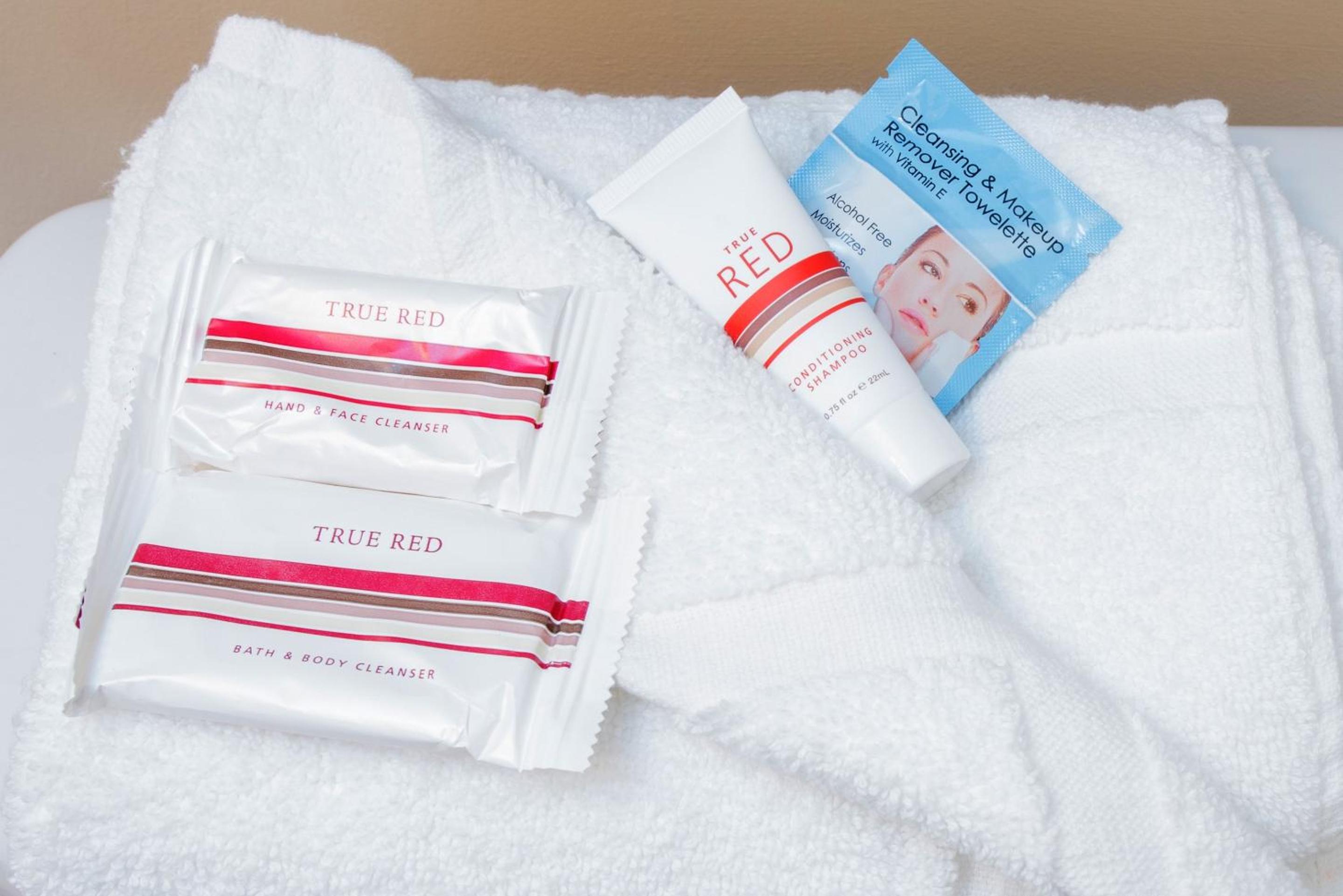  Suite with Two Double Beds with Kitchenette Disability Access Roll-In Shower Non-Smoking