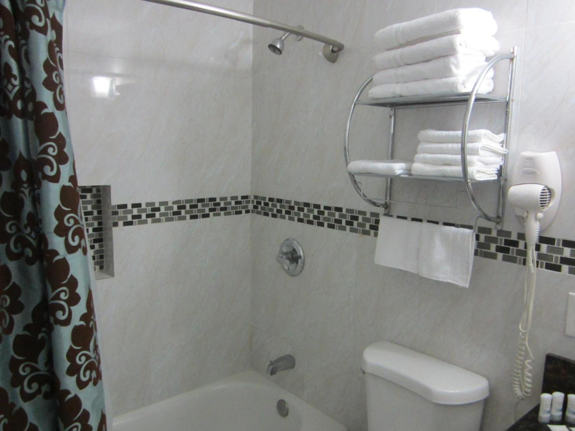 Deluxe Queen Room with Two Queen Beds