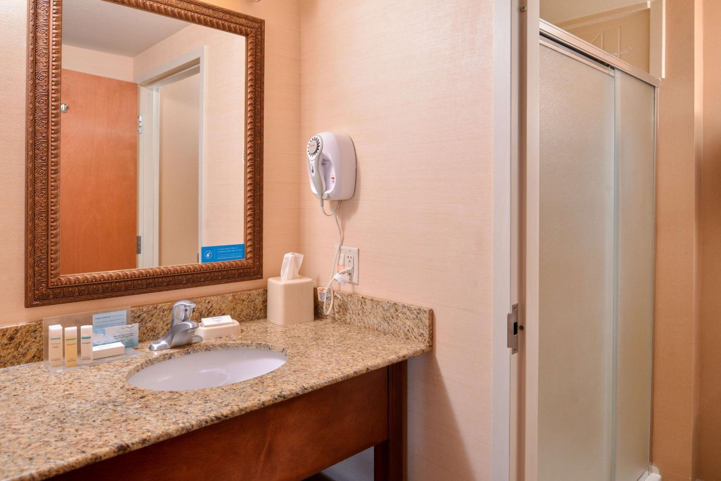 Queen Room - Non-Smoking