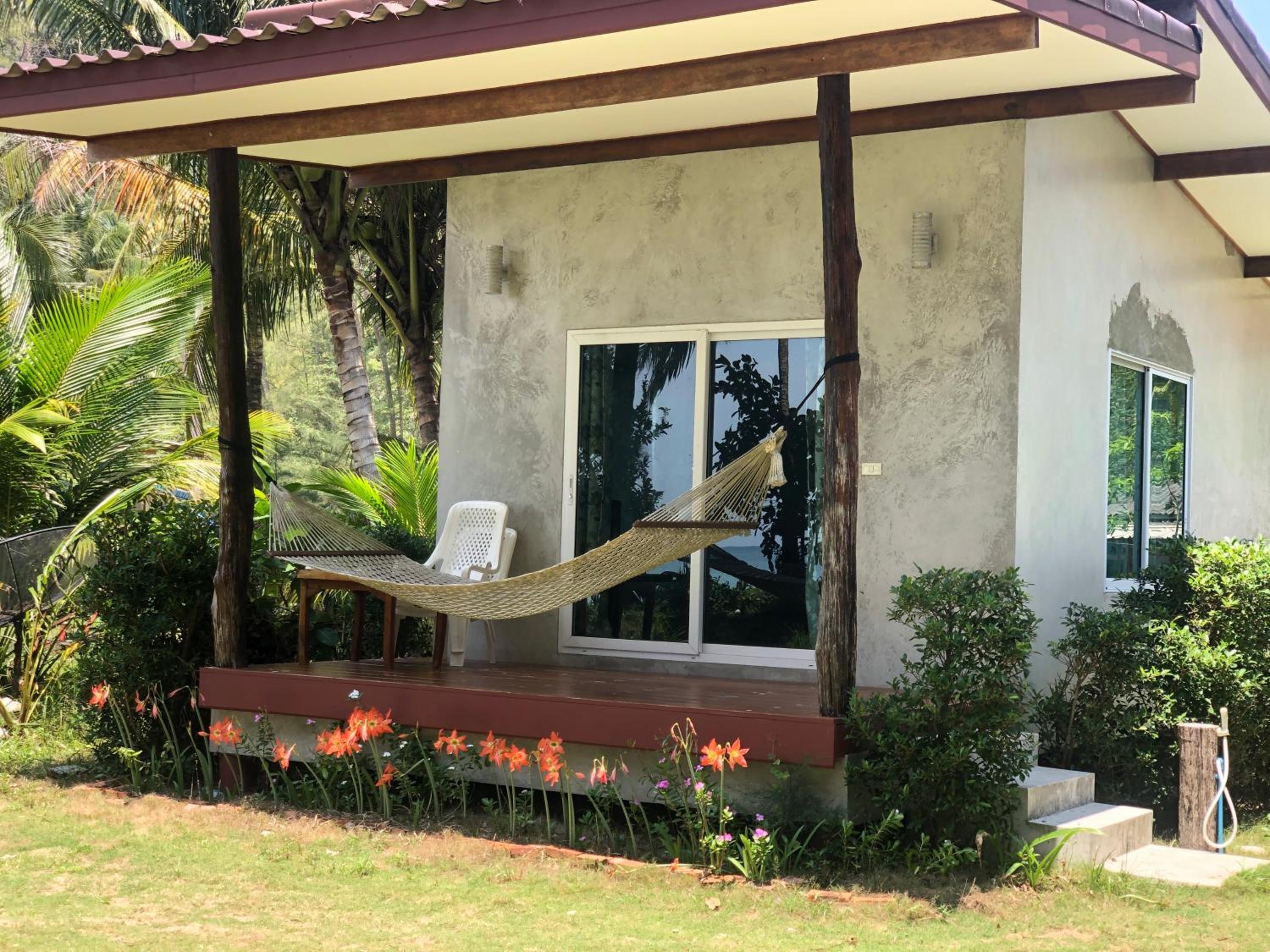 Bungalow with Garden View