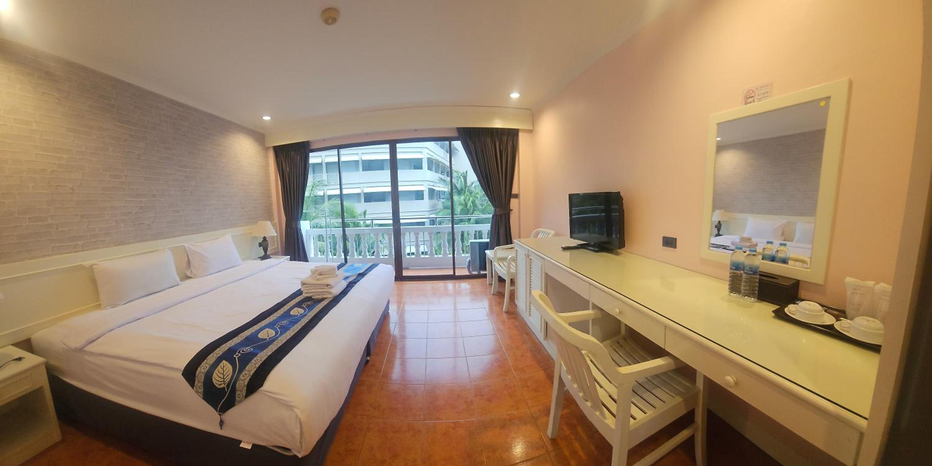 King Room with Pool View