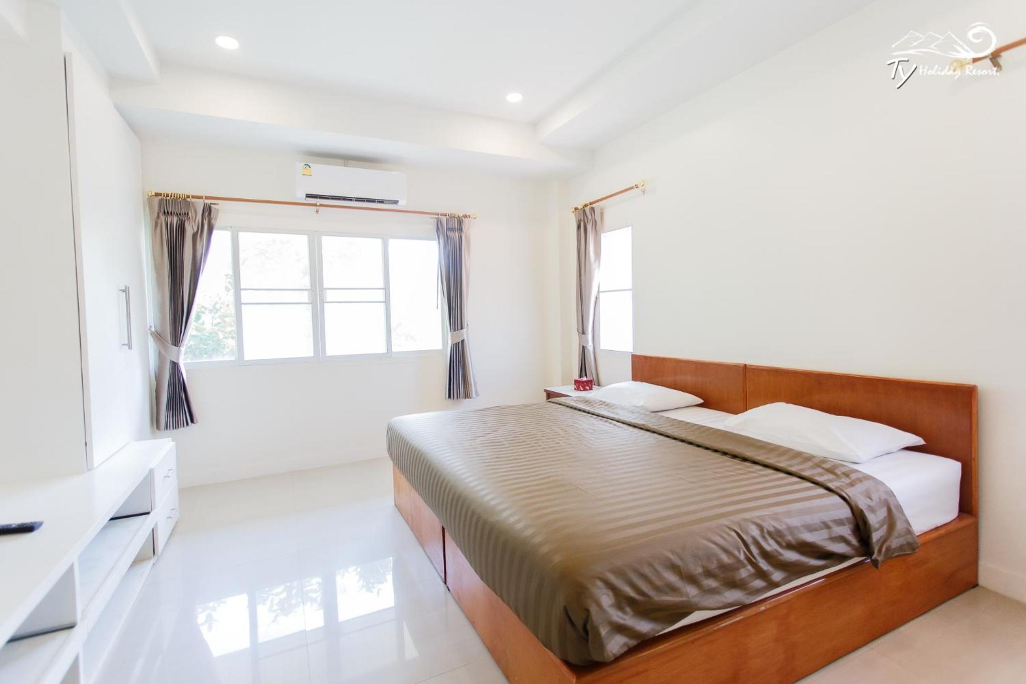 Nine-Bedroom Villa with Private Pool 227