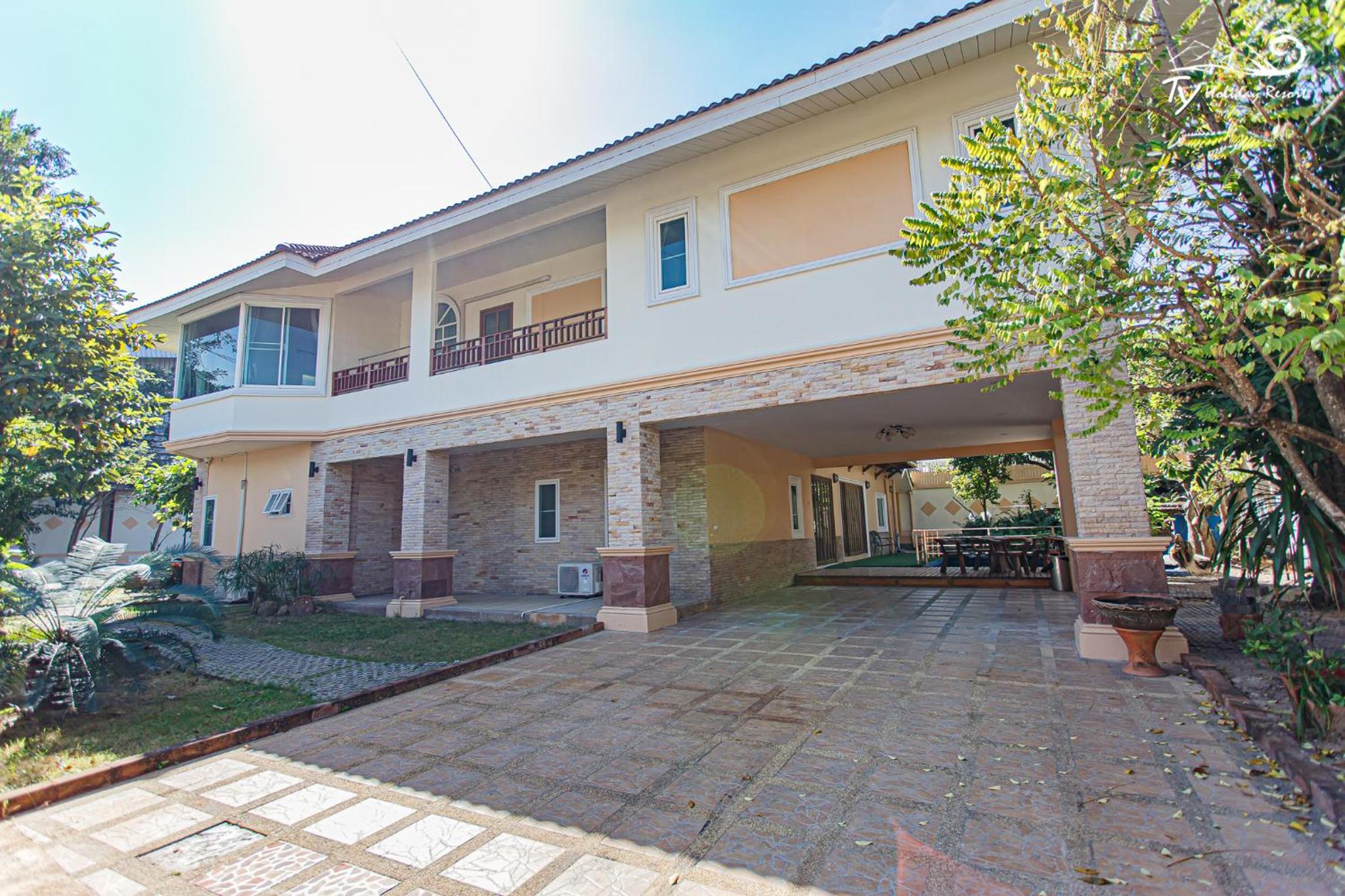 Nine-Bedroom Villa with Private Pool 227